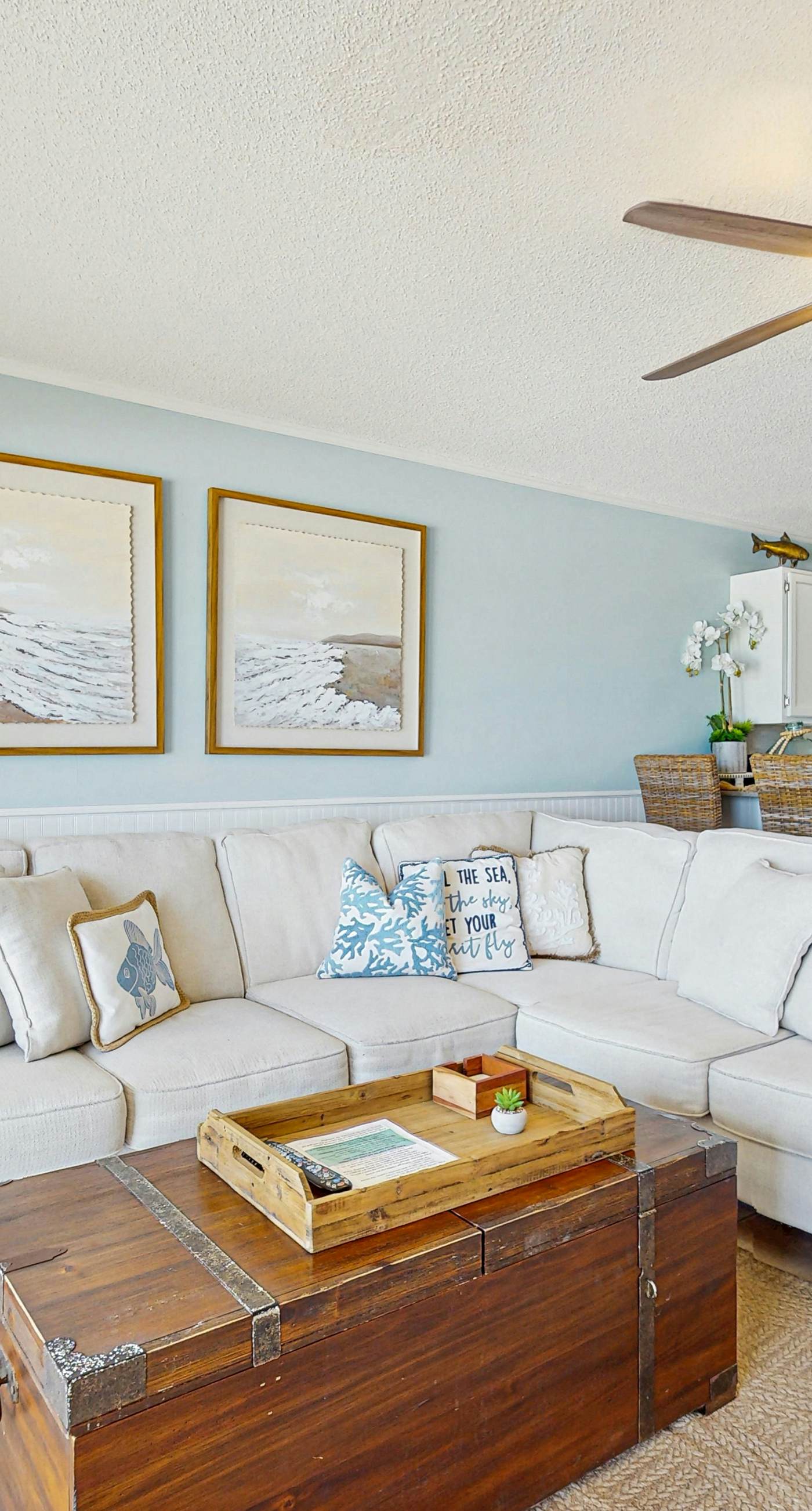 Gorgeous 2nd Floor Condo in Heart of Destin Gulf Front, Pool, Beach Boardwalk