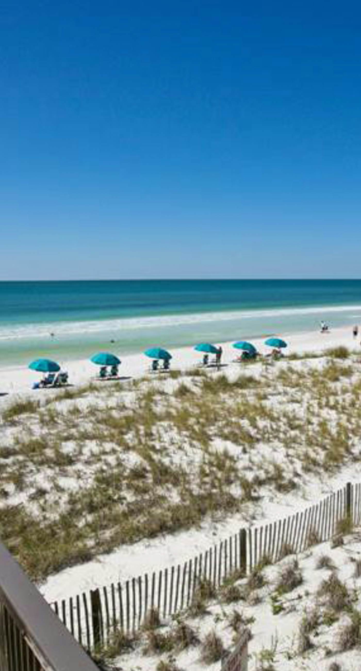 Gorgeous 2nd Floor Condo in Heart of Destin Gulf Front, Pool, Beach Boardwalk