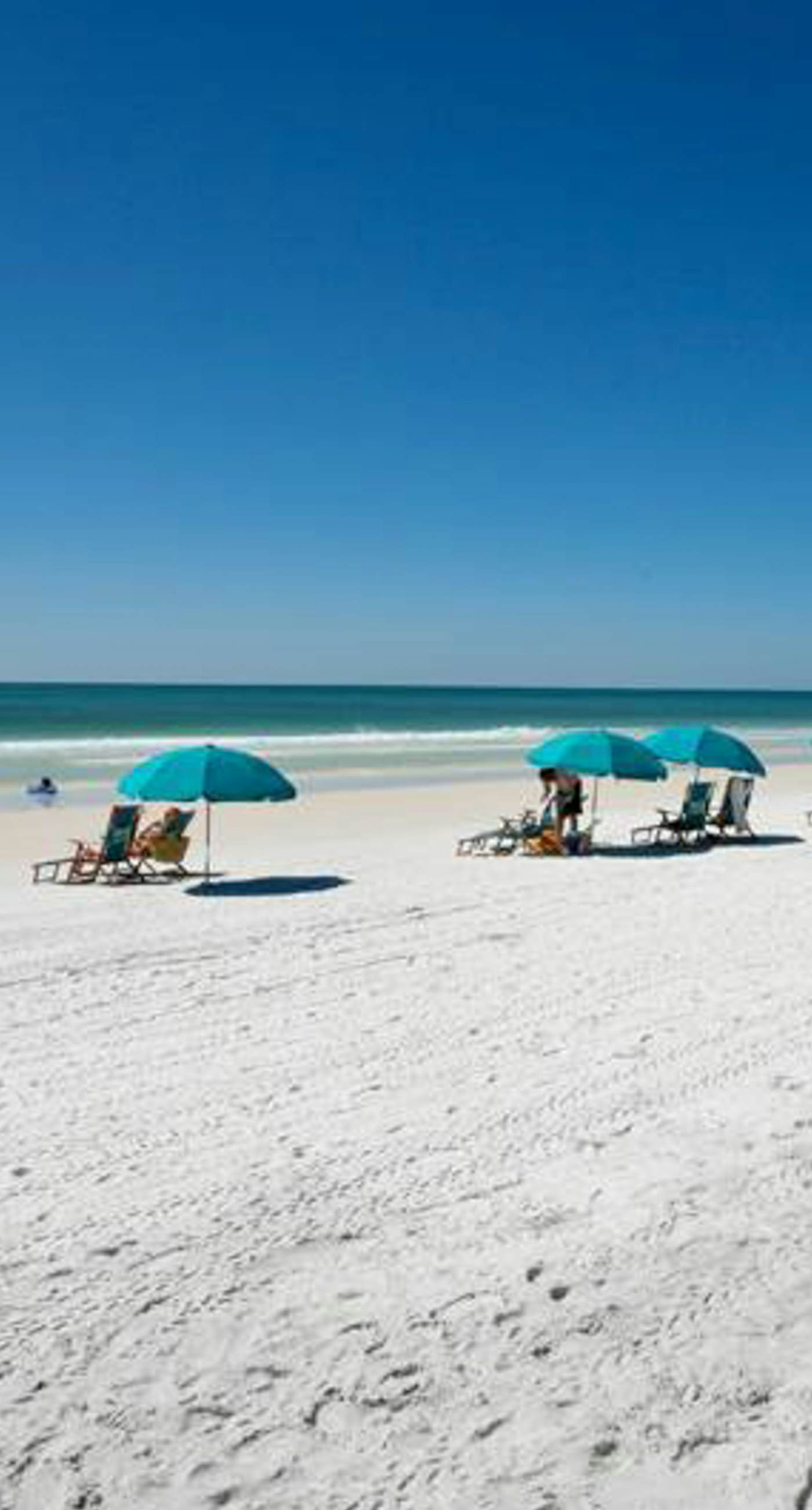 Gorgeous 2nd Floor Condo in Heart of Destin Gulf Front, Pool, Beach Boardwalk