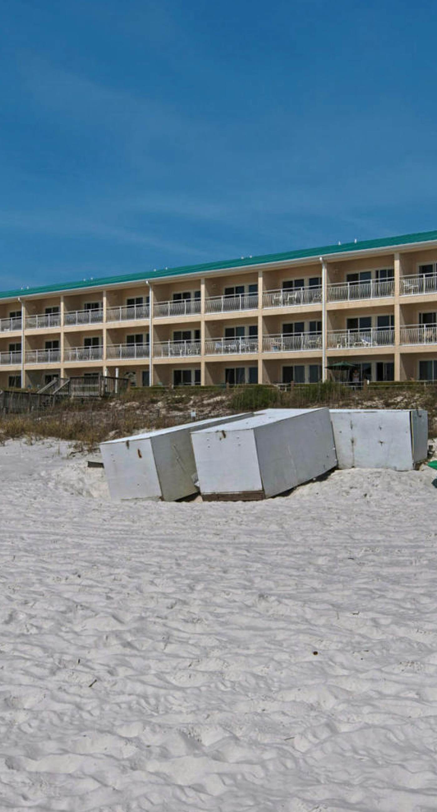 Gorgeous 2nd Floor Condo in Heart of Destin Gulf Front, Pool, Beach Boardwalk
