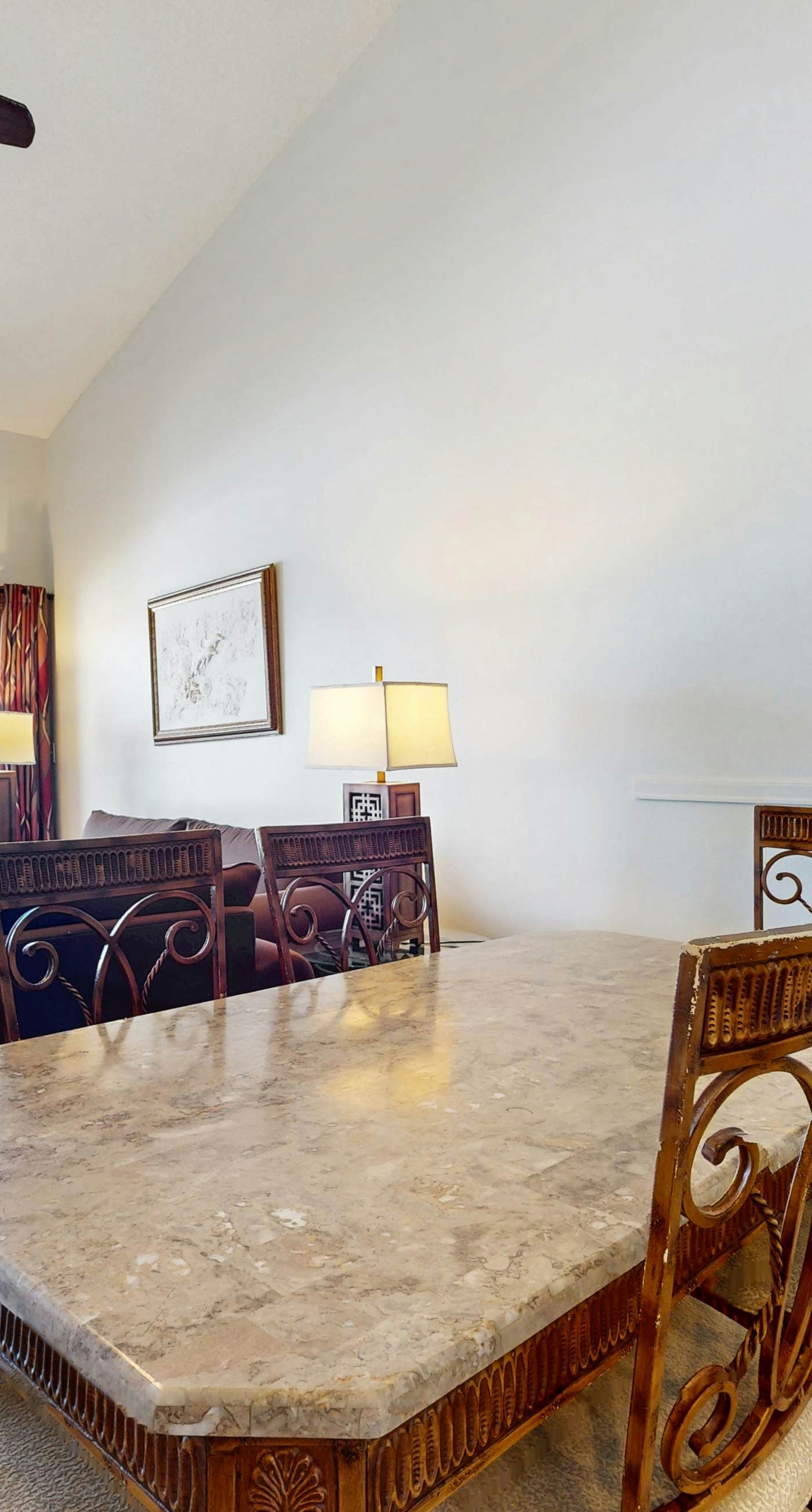 Wonderful condo with Gulf view, grill, pools & beach access