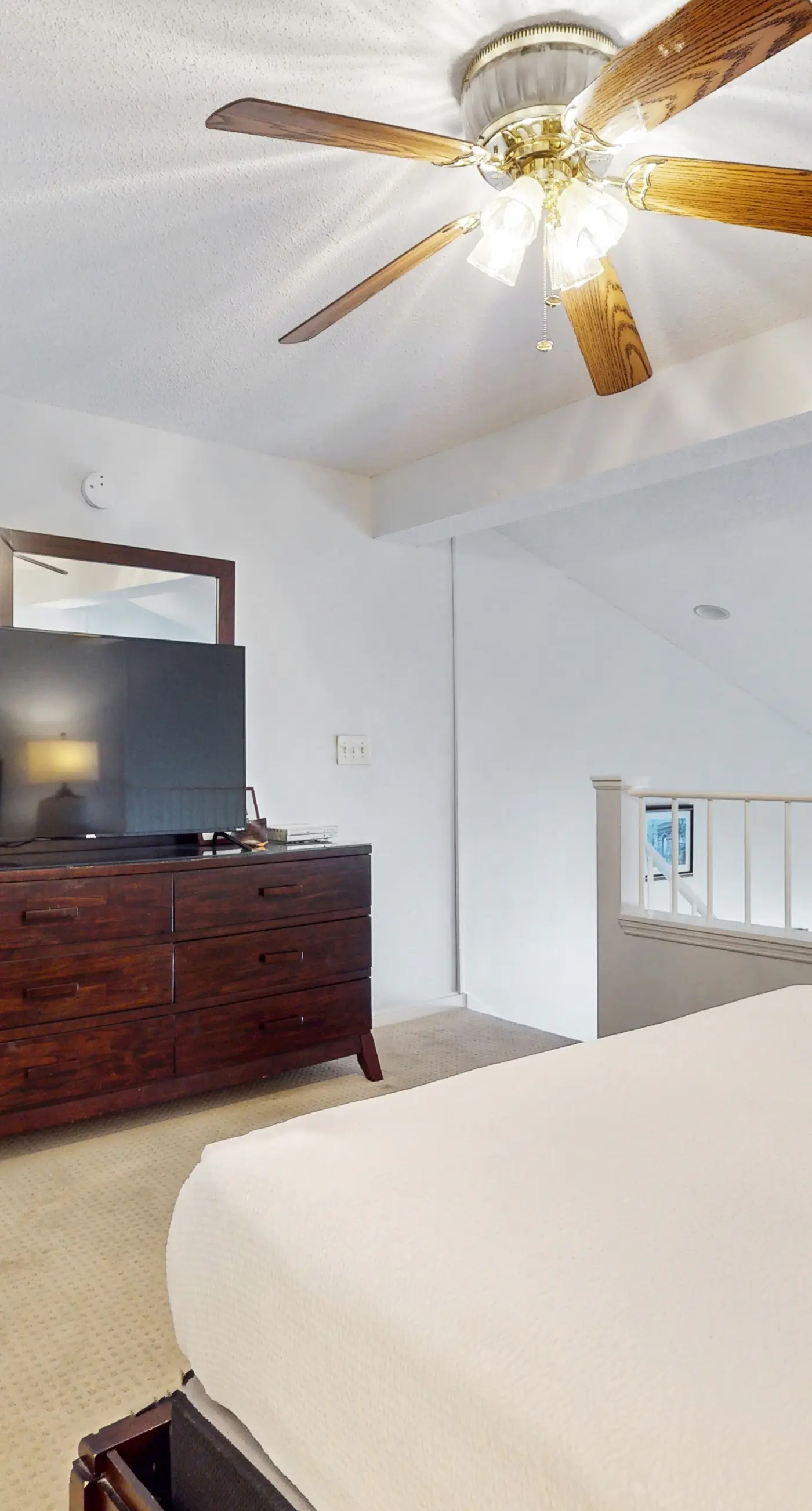 Wonderful condo with Gulf view, grill, pools & beach access