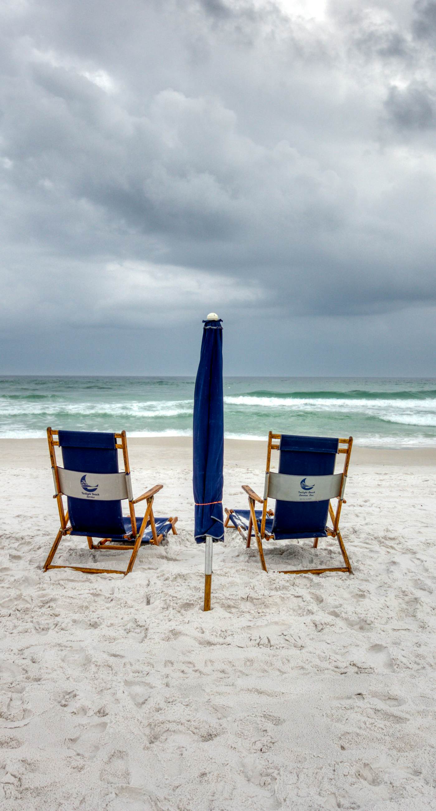 Wonderful condo with Gulf view, grill, pools & beach access