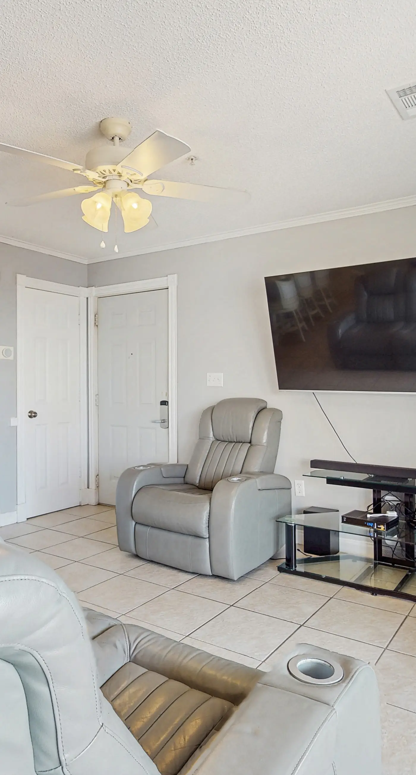 Family-Friendly Condo with Shared Pool, WiFi, Private Washer/Dryer, & Central AC