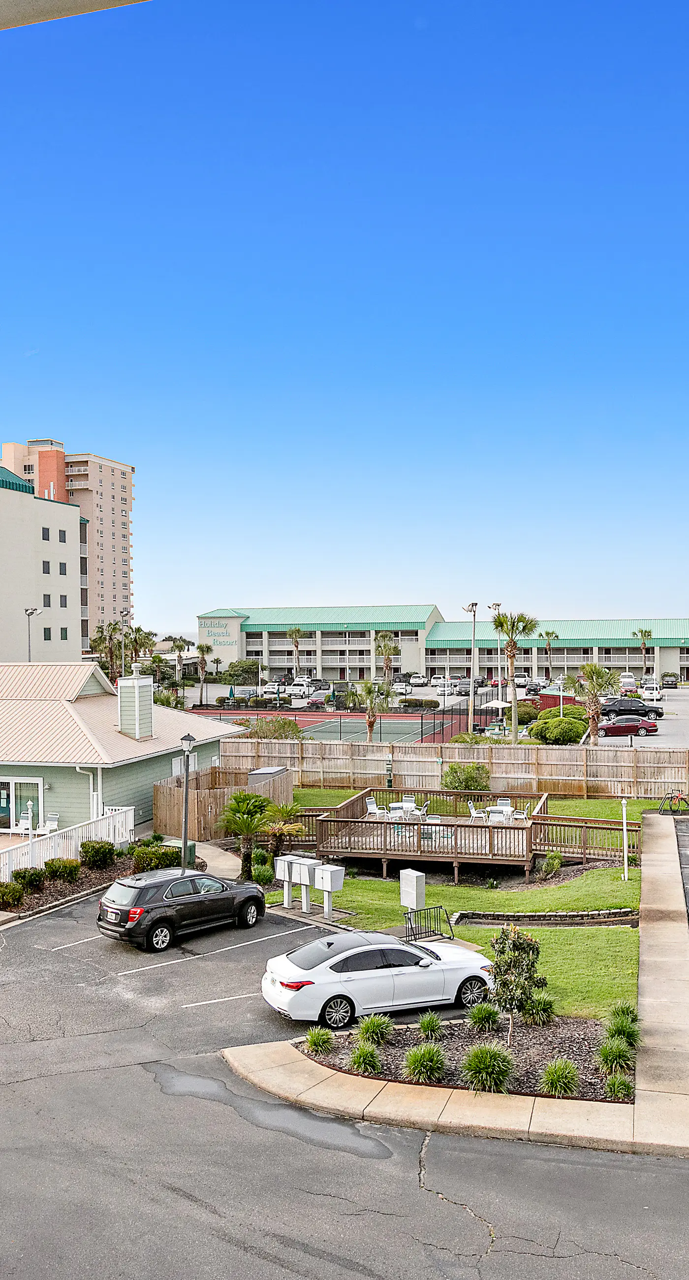 Family-Friendly Condo with Shared Pool, WiFi, Private Washer/Dryer, & Central AC