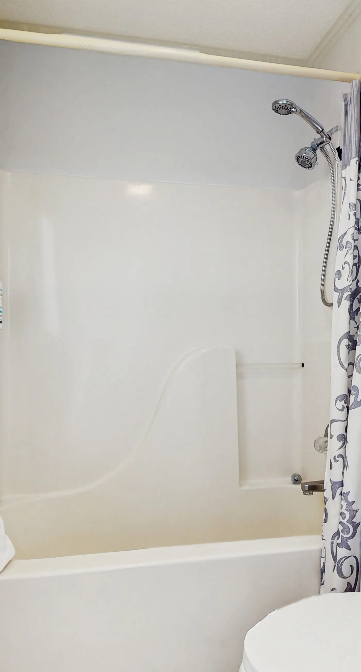 Family-Friendly Condo with Shared Pool, WiFi, Private Washer/Dryer, & Central AC