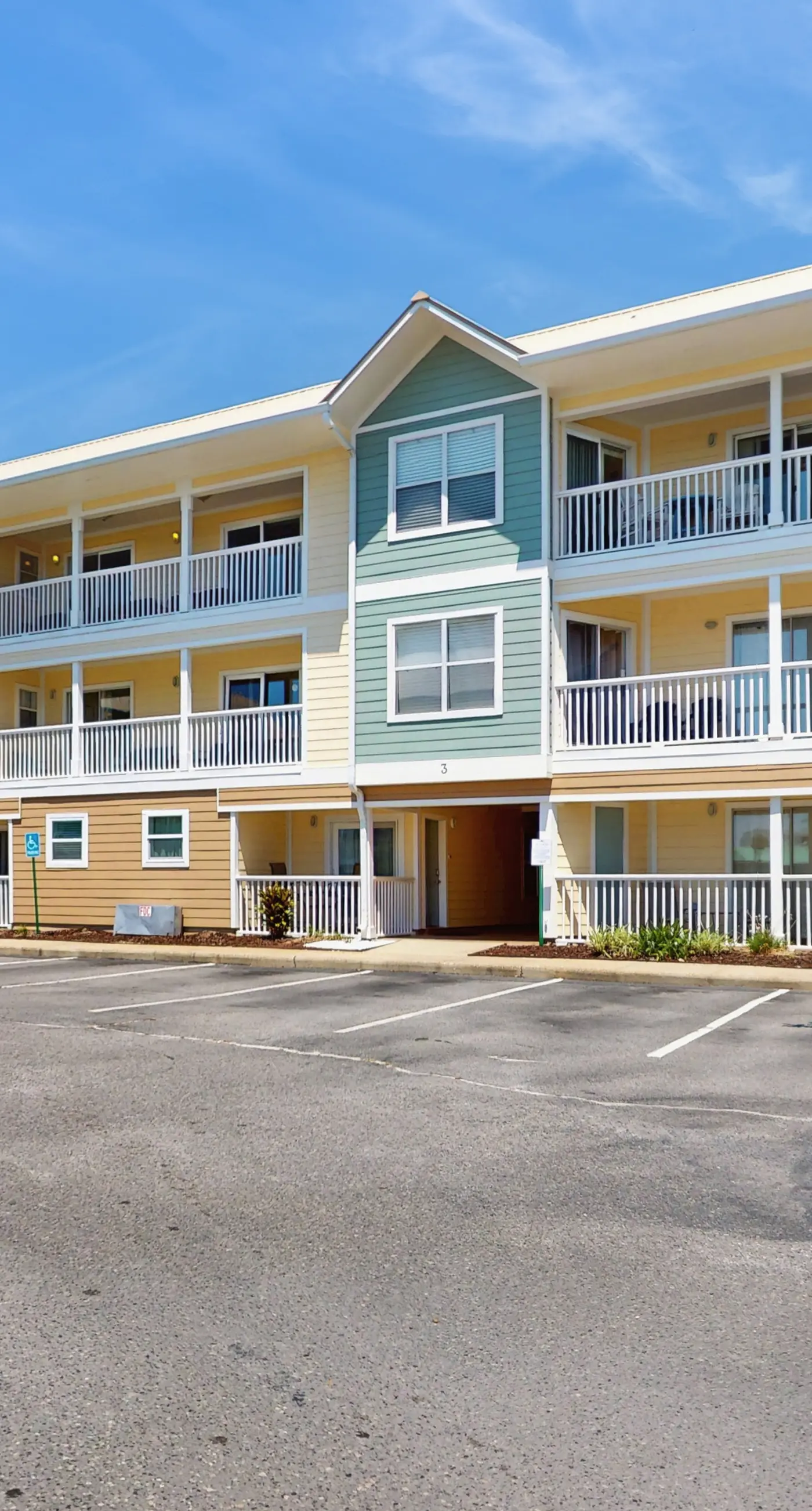 Family-Friendly Condo with Shared Pool, WiFi, Private Washer/Dryer, & Central AC