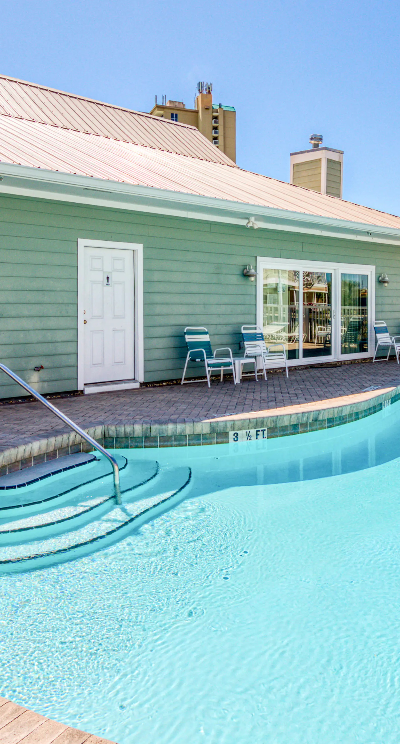 Family-Friendly Condo with Shared Pool, WiFi, Private Washer/Dryer, & Central AC