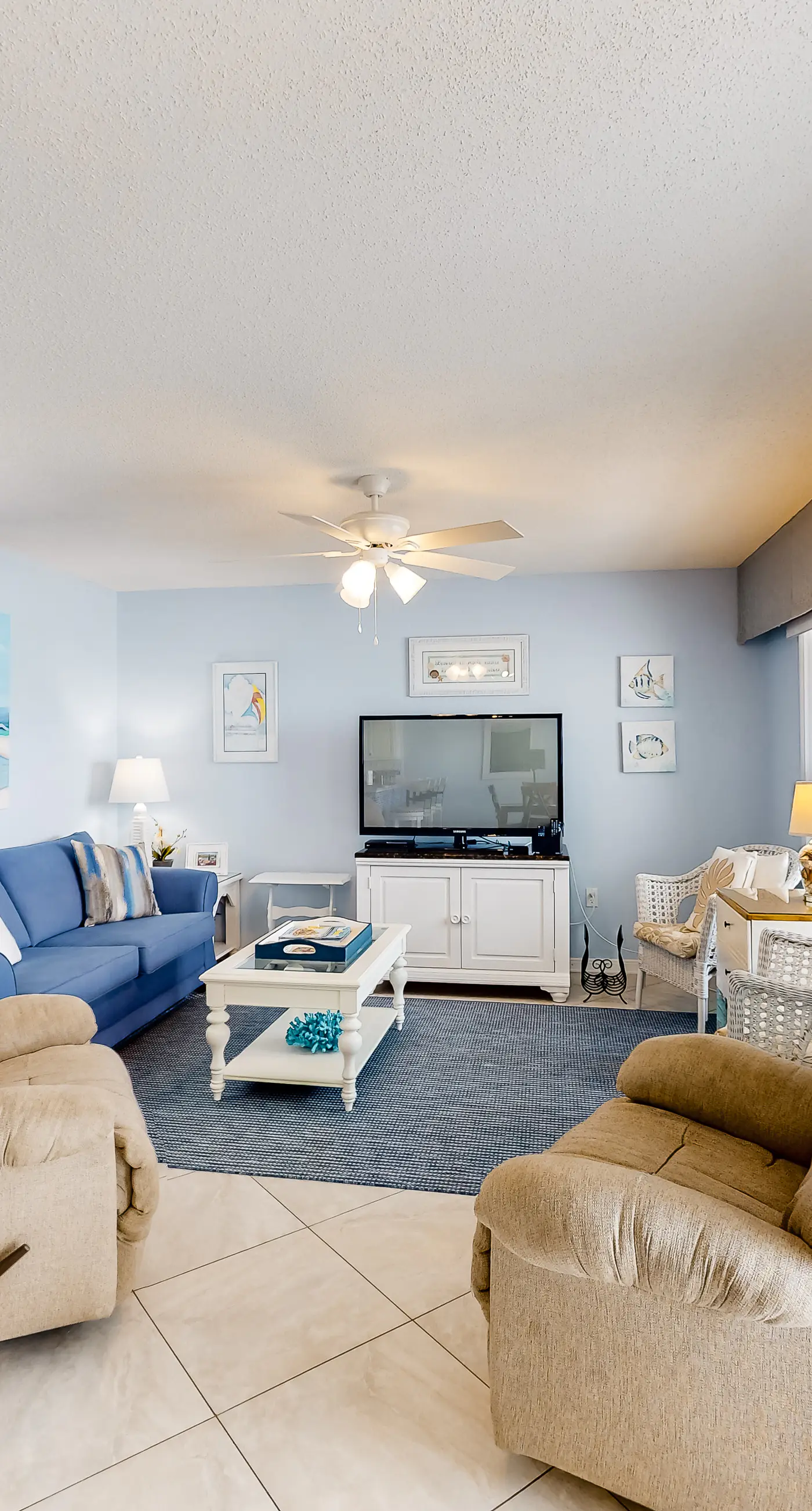 Islander E 4009 - Gulf front condo with free WiFi, washer&dryer, shared pool, & beach access