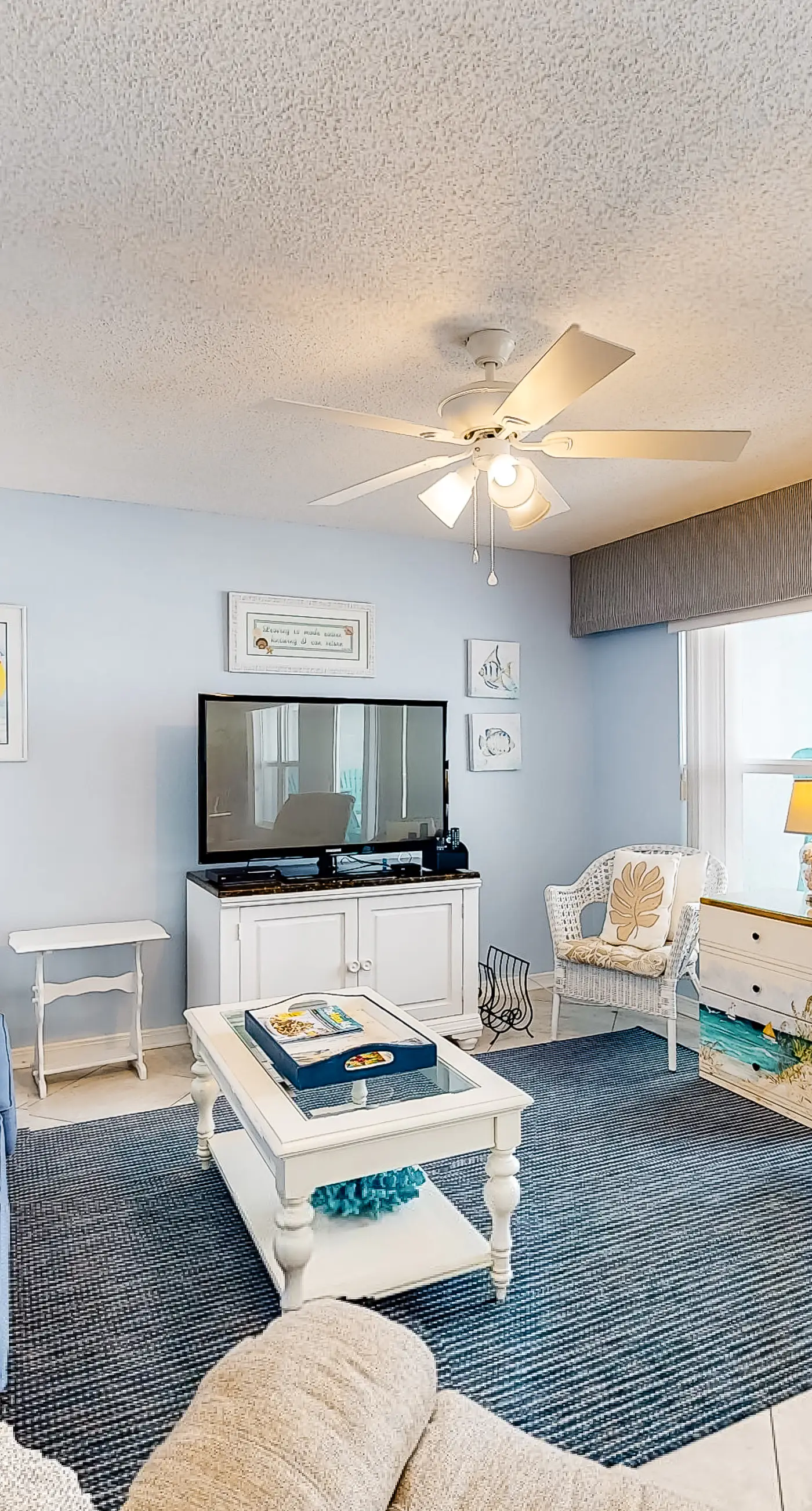 Islander E 4009 - Gulf front condo with free WiFi, washer&dryer, shared pool, & beach access