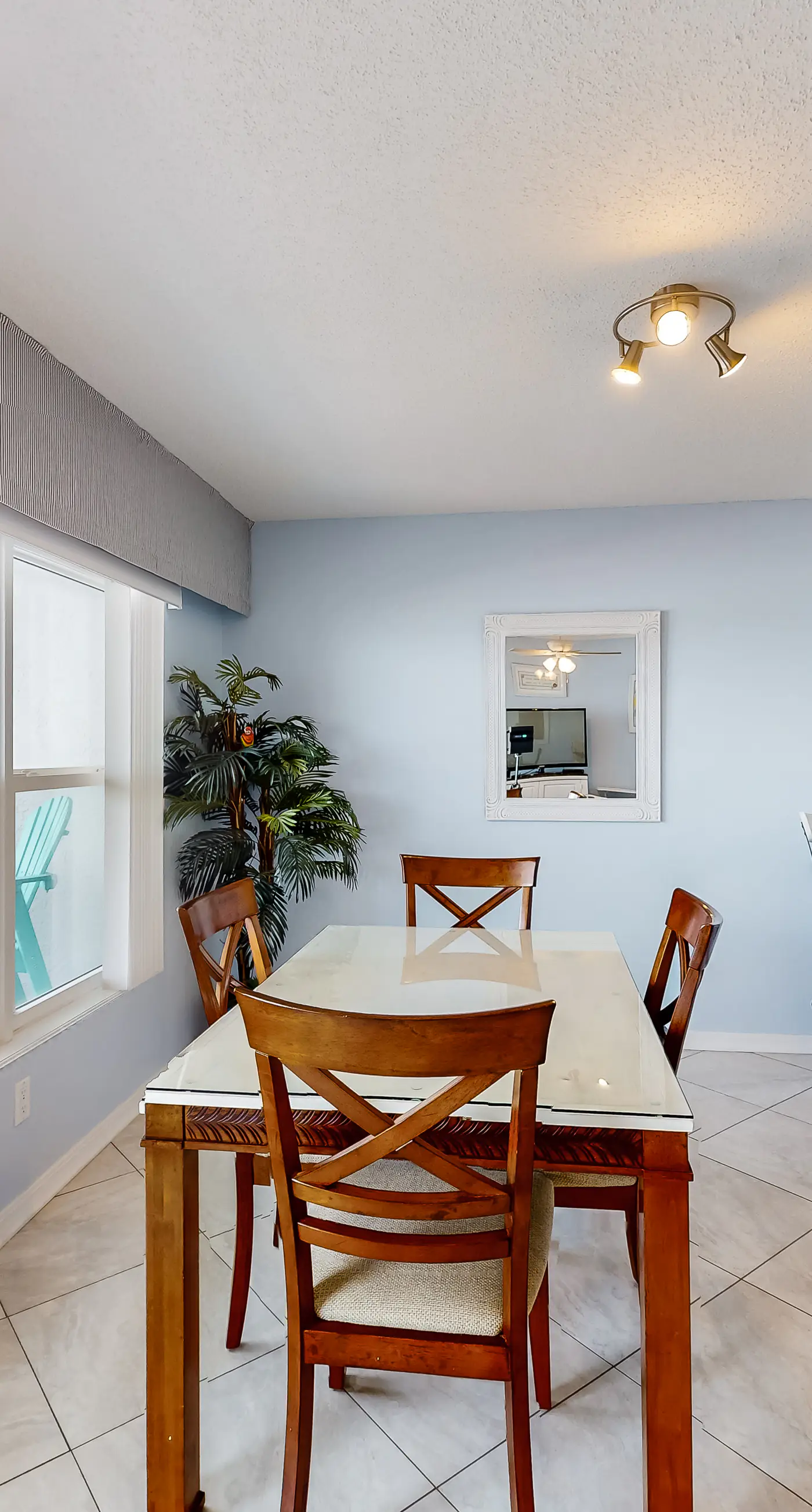 Islander E 4009 - Gulf front condo with free WiFi, washer&dryer, shared pool, & beach access