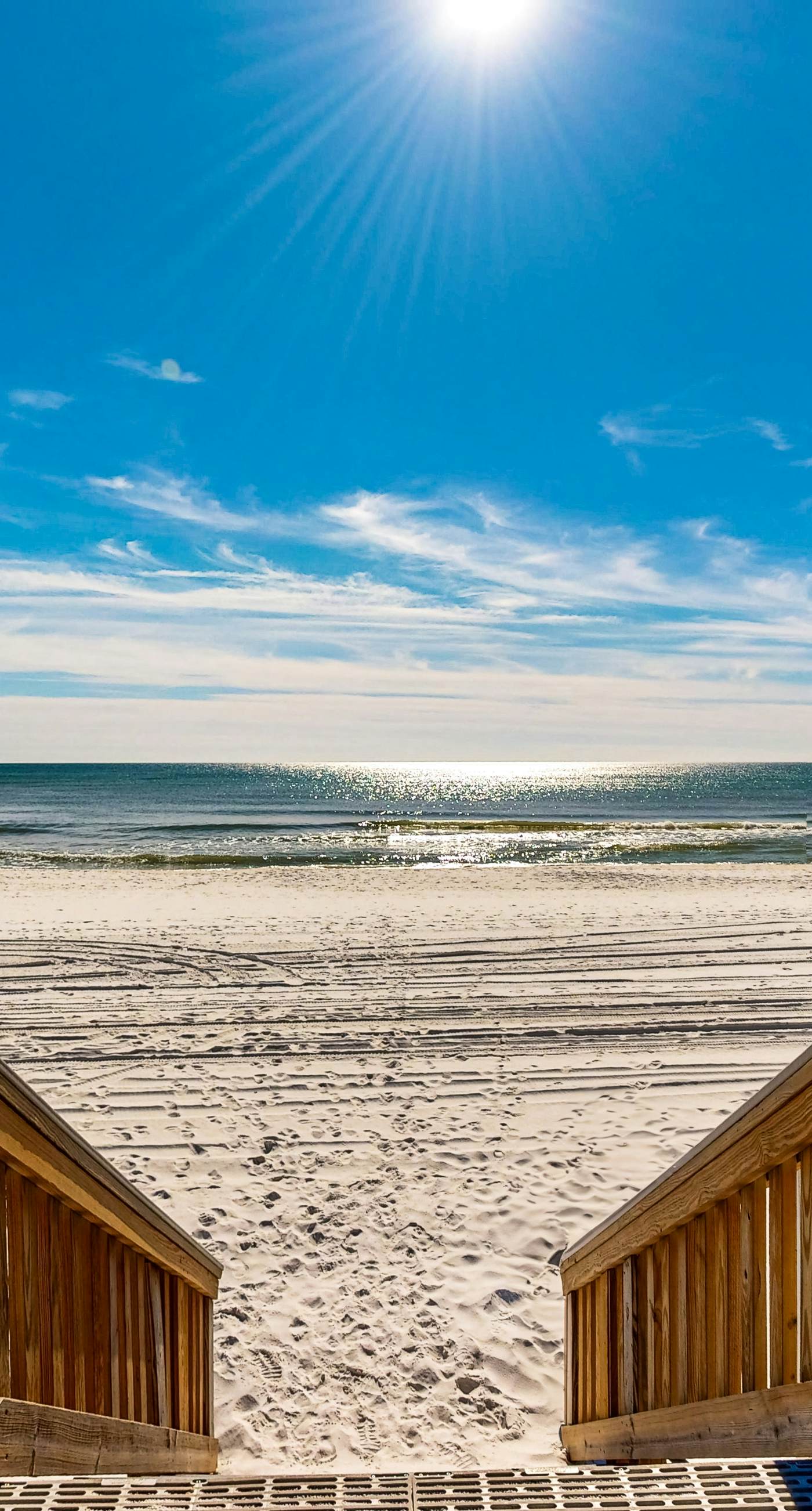 Islander W 304 - Attractive & Convenient Oceanfront Studio w/Shared Pool/Gym/Free WiFi/AC/Balcony