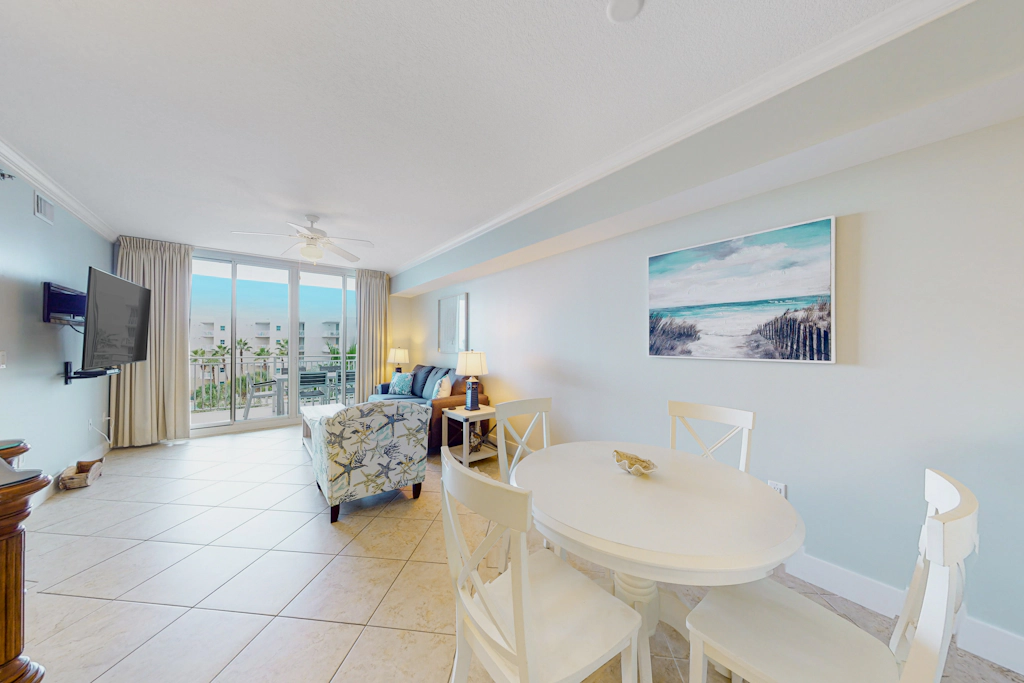 Lovely Floral-Themed Condo On Okaloosa Island Steps To Beach Lazy River
