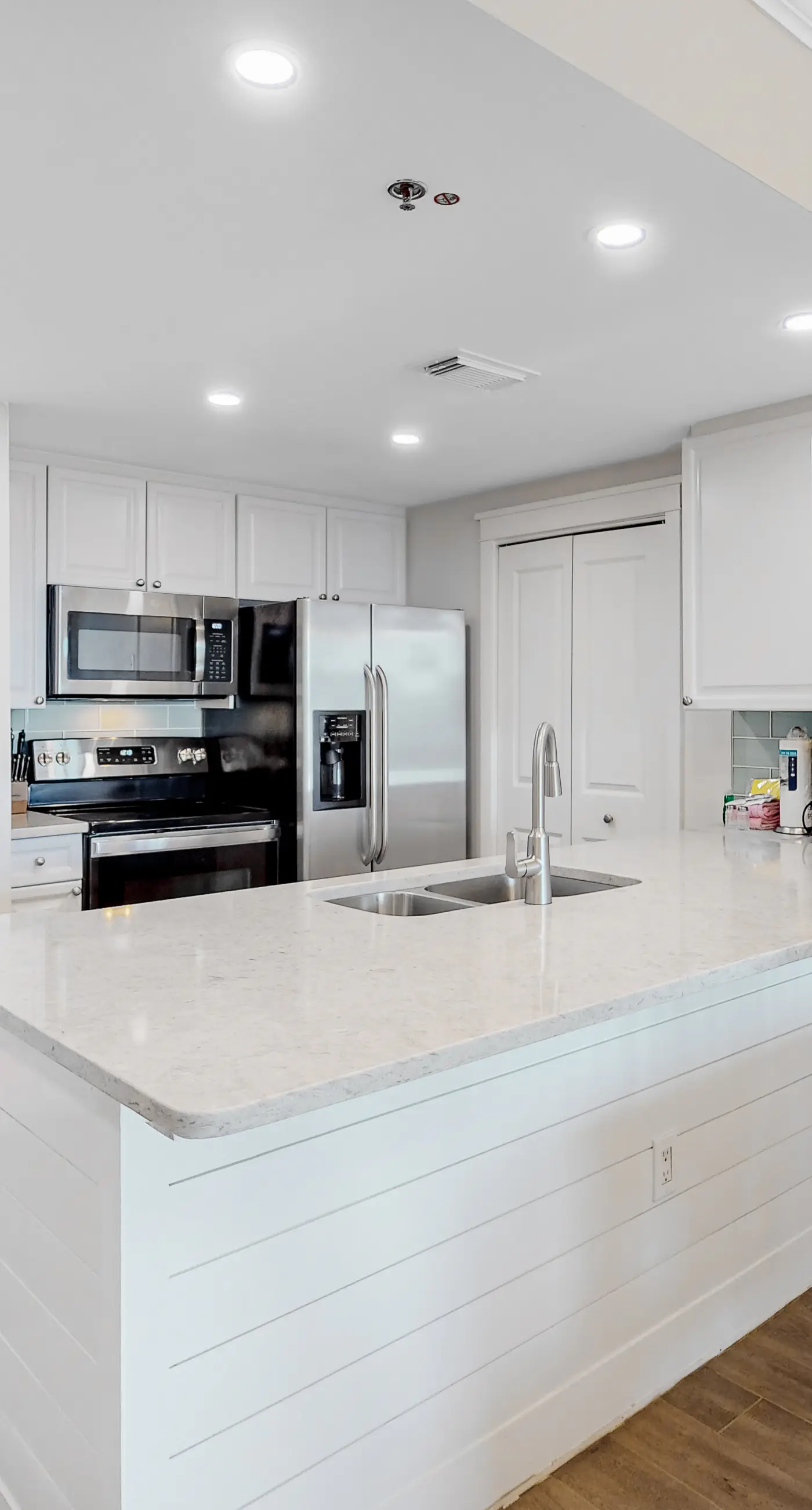 6th Floor Picture-Perfect Condo On Okaloosa Island Waterfall, Lazy River