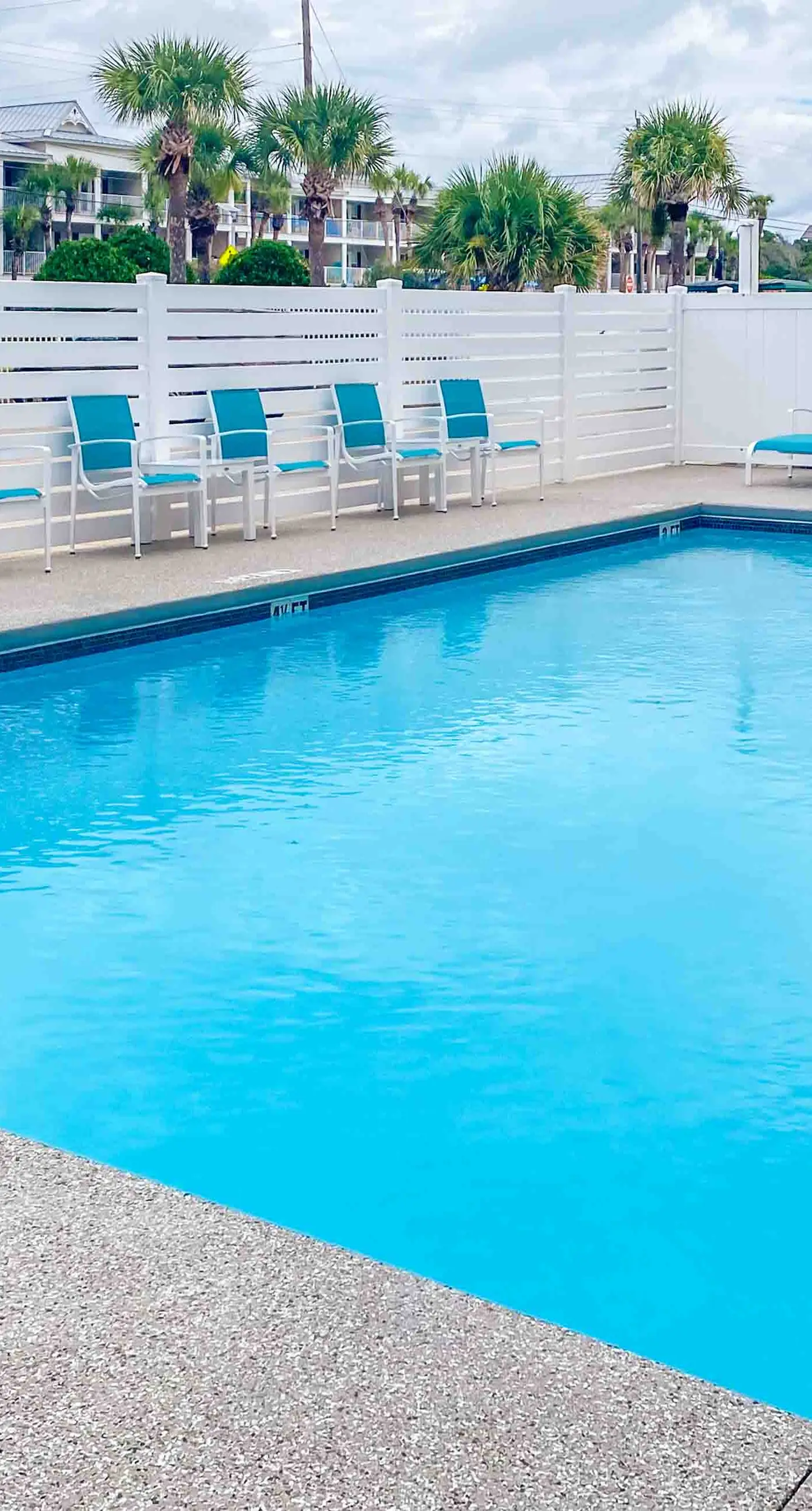 2nd Floor Gulf Front Condo, Complimentary Beach Equipment, Nearby Shops & Dining