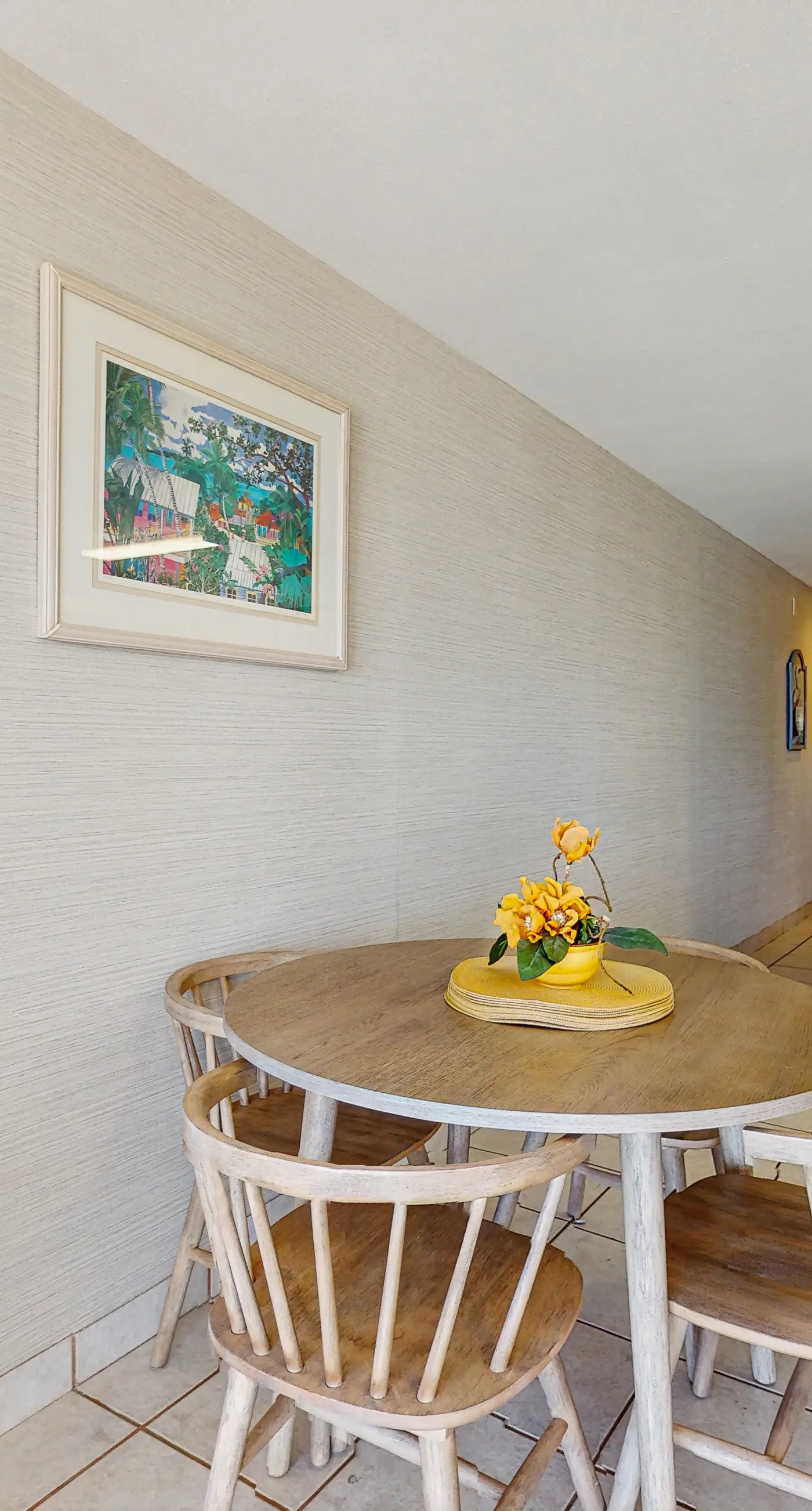 2nd Floor Gulf Front Condo, Complimentary Beach Equipment, Nearby Shops & Dining