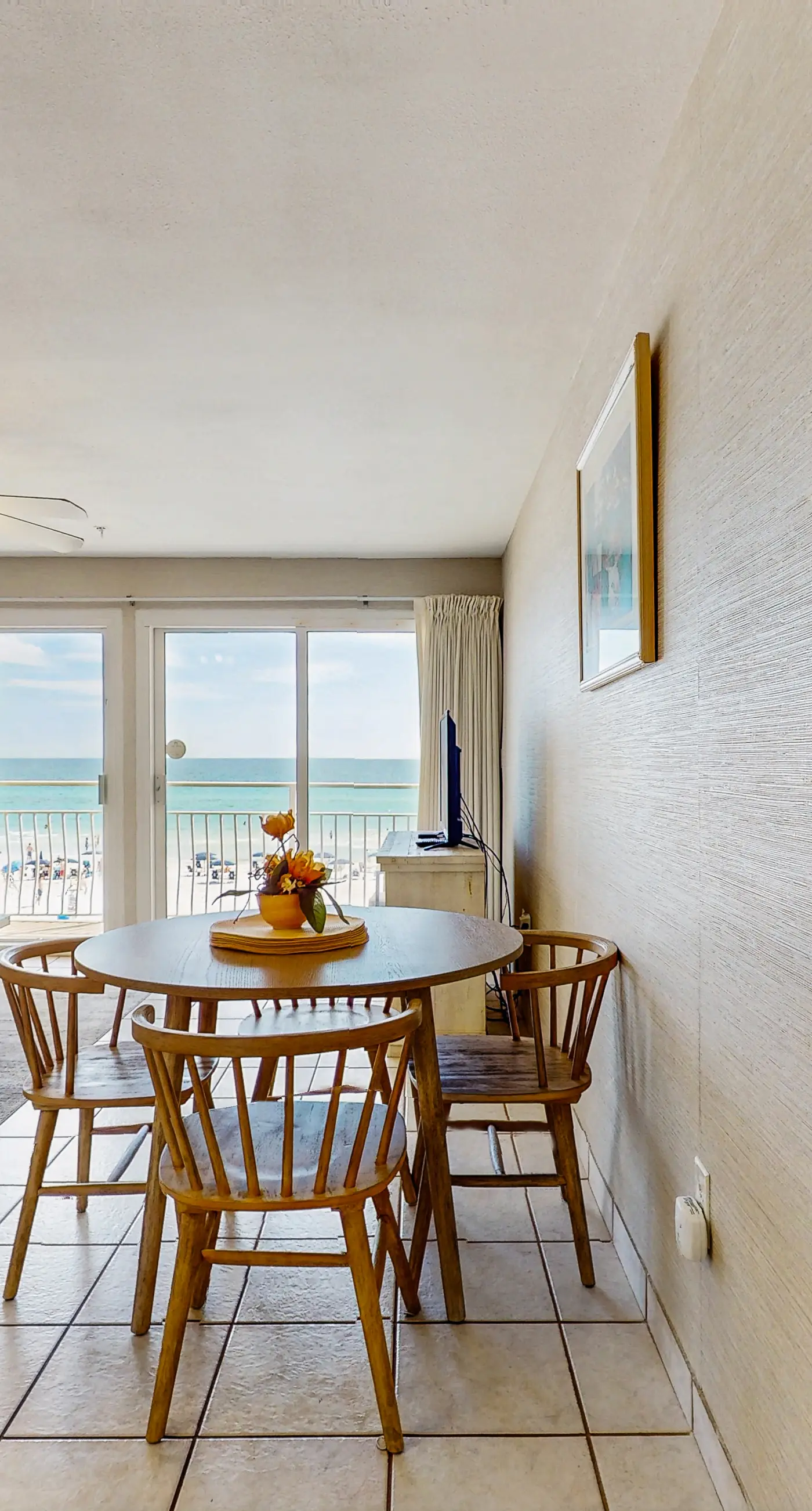 2nd Floor Gulf Front Condo, Complimentary Beach Equipment, Nearby Shops & Dining