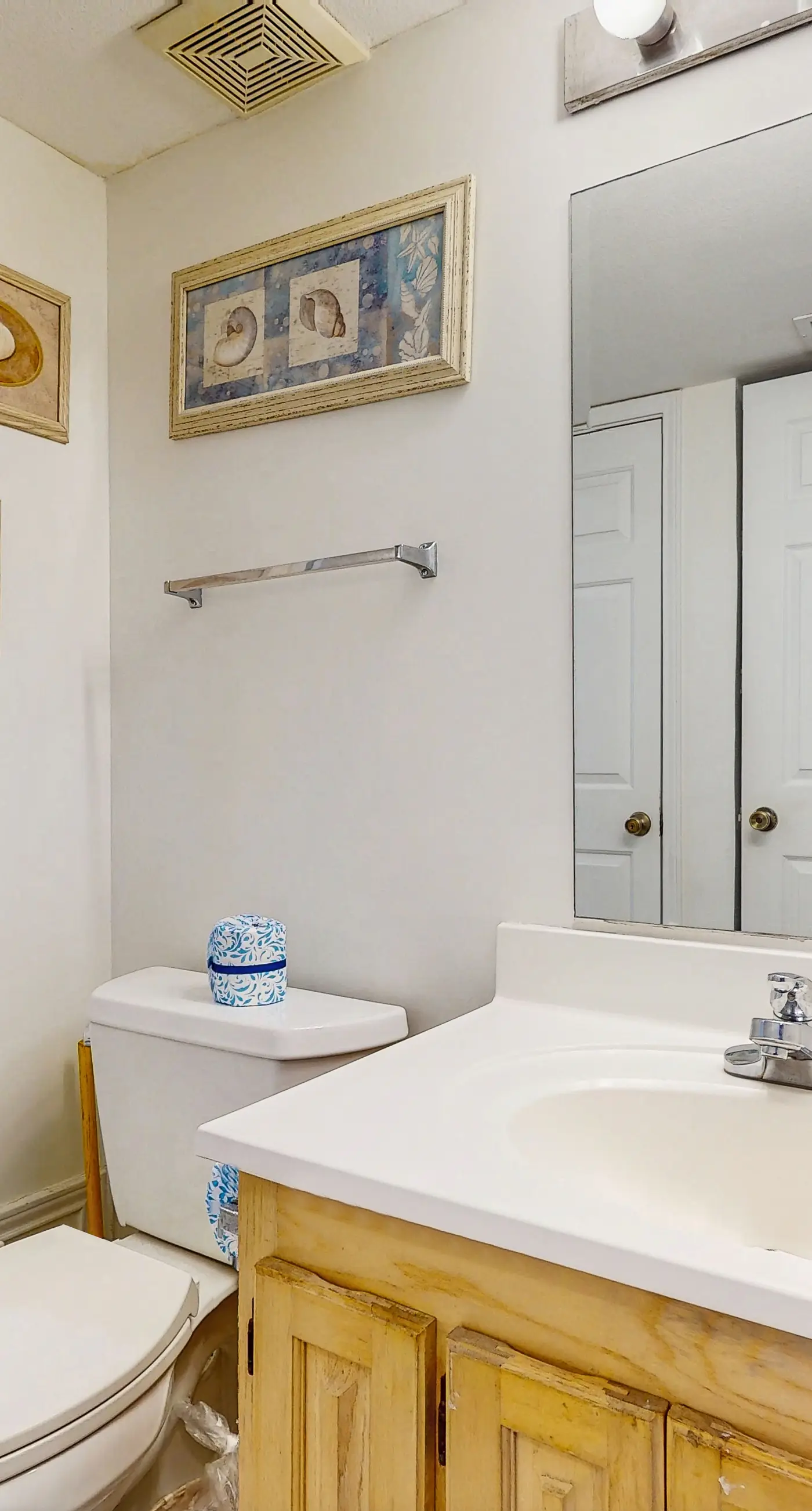 2nd Floor Gulf Front Condo, Complimentary Beach Equipment, Nearby Shops & Dining