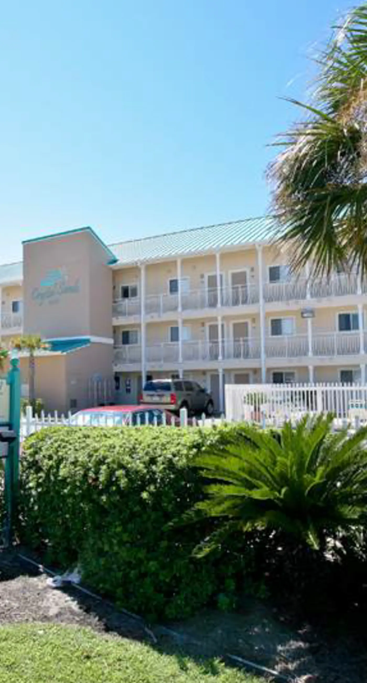 2nd Floor Gulf Front Condo, Complimentary Beach Equipment, Nearby Shops & Dining