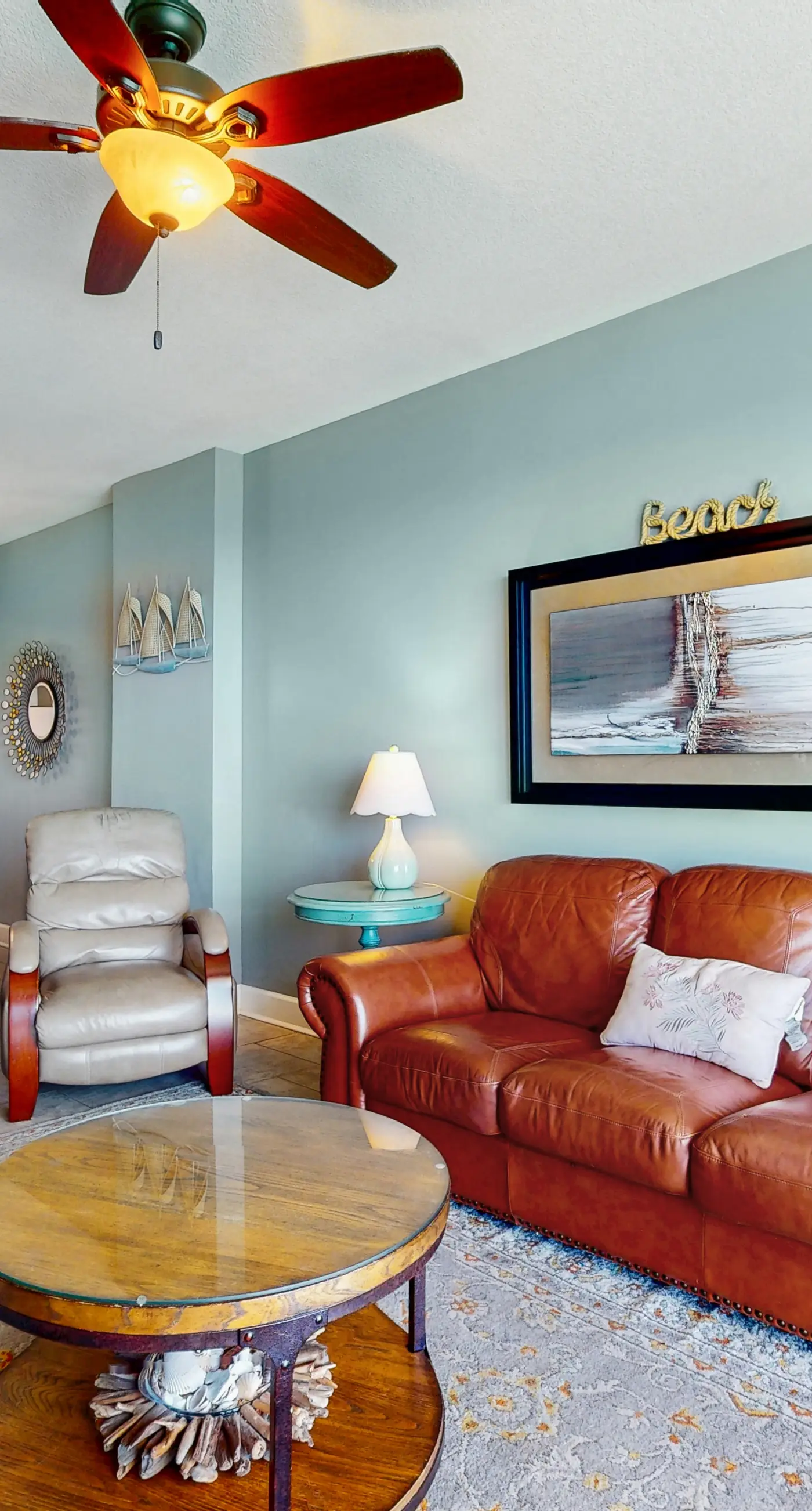 Gulf-view condo with beach service, pools, hot tubs & gym