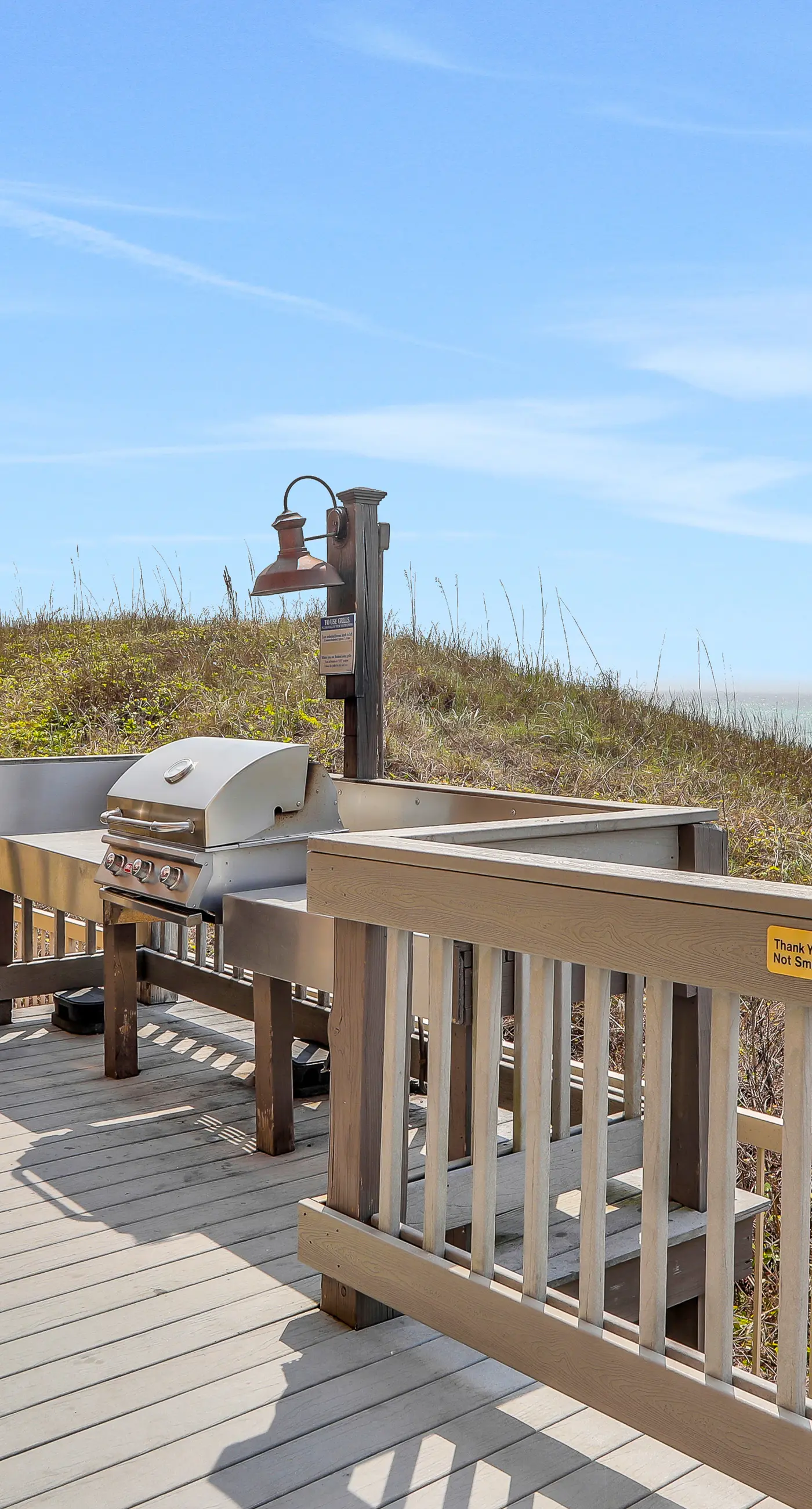 Gulf-view condo with beach service, pools, hot tubs & gym