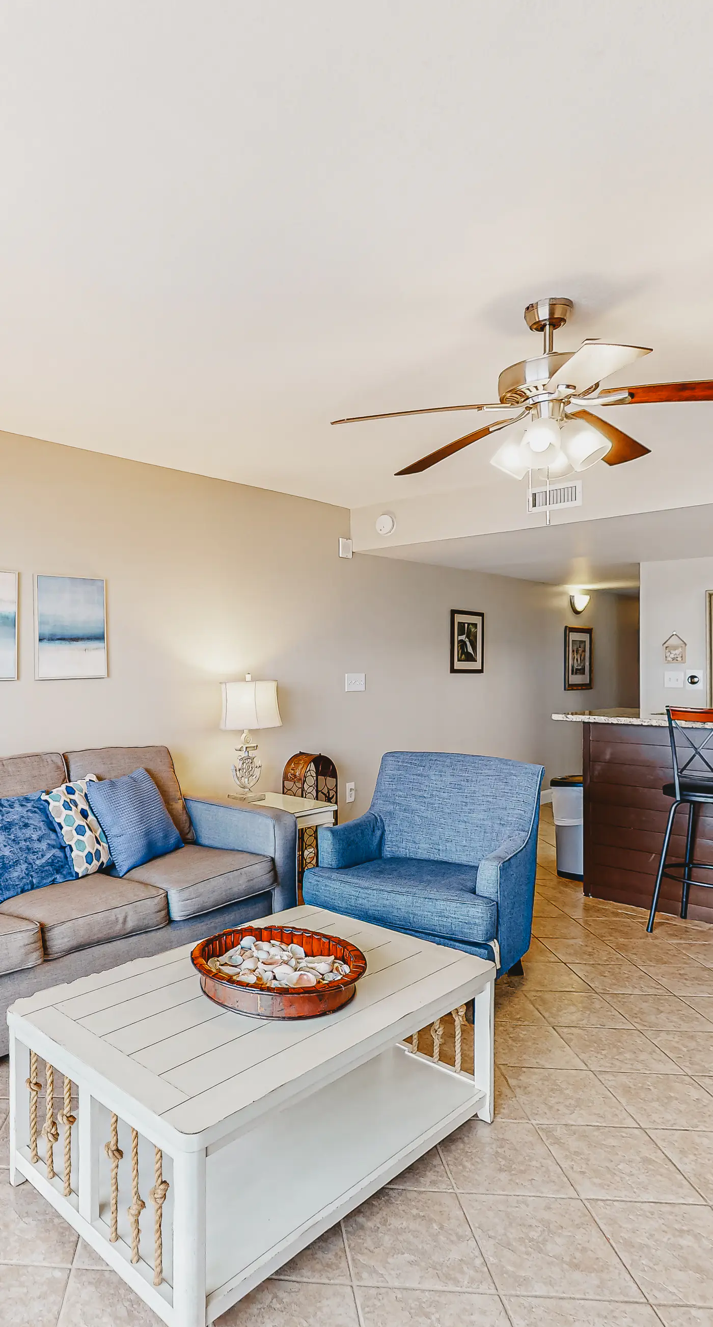 Pelican Isle 204 Gulf Clap-Waterfront Gem - Shared Pool, Beach Access, Free WiFi, Washer/Dryer & Central AC