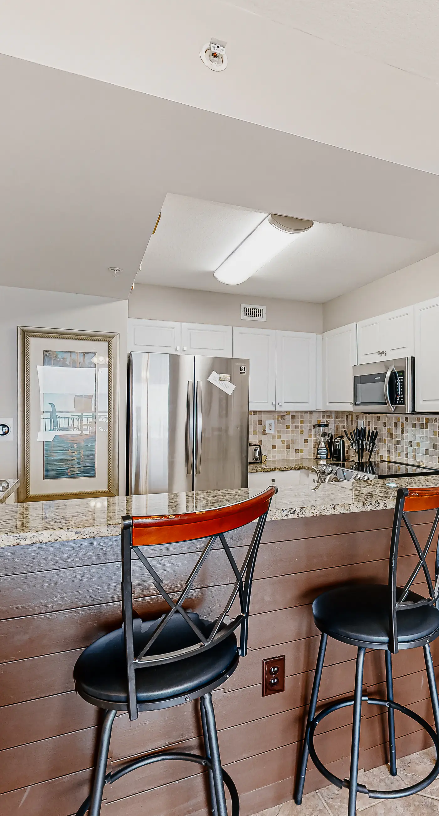 Waterfront Gem - Shared Pool, Beach Access, Free WiFi, Washer/Dryer & Central AC