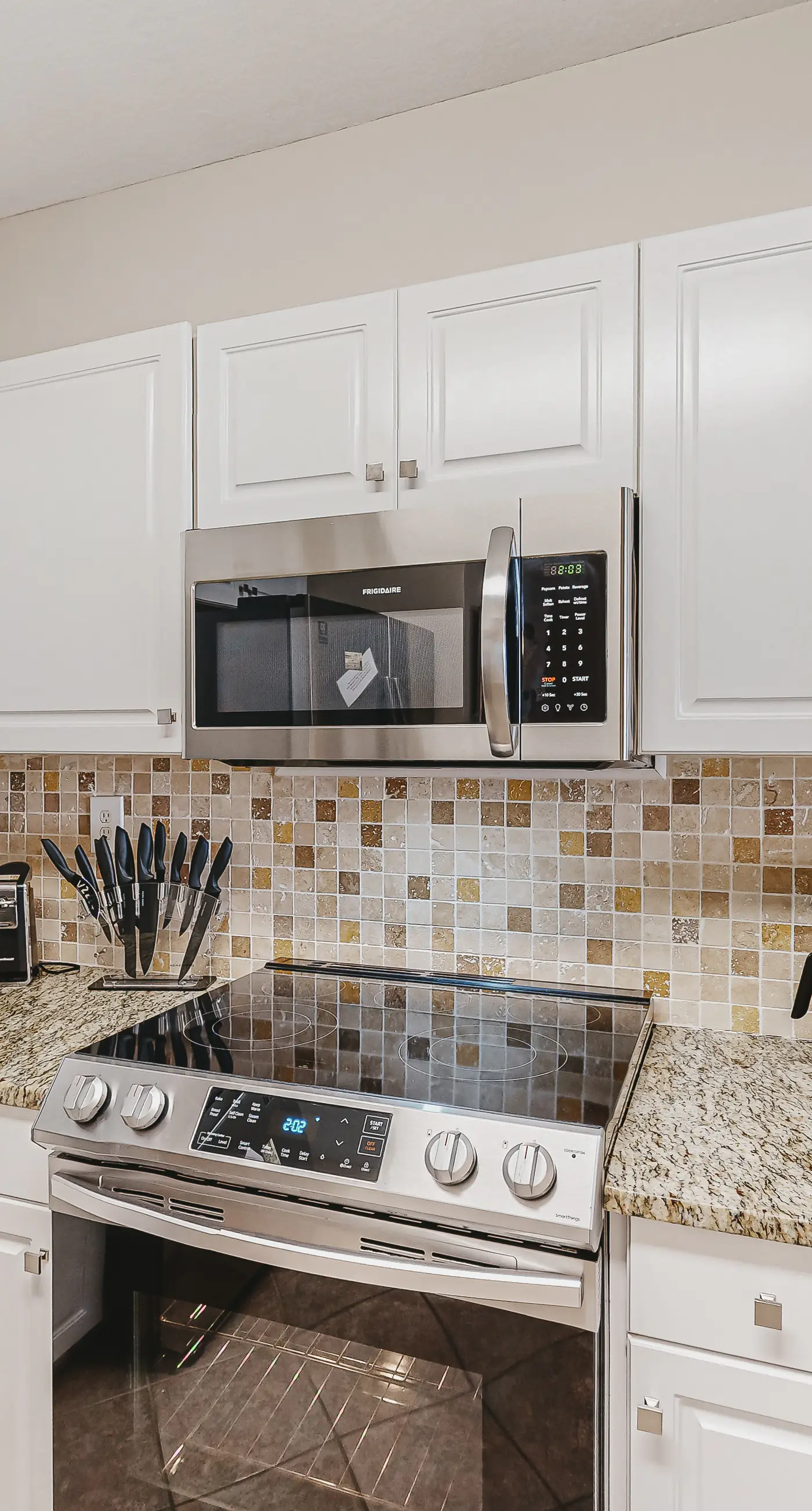Waterfront Gem - Shared Pool, Beach Access, Free WiFi, Washer/Dryer & Central AC