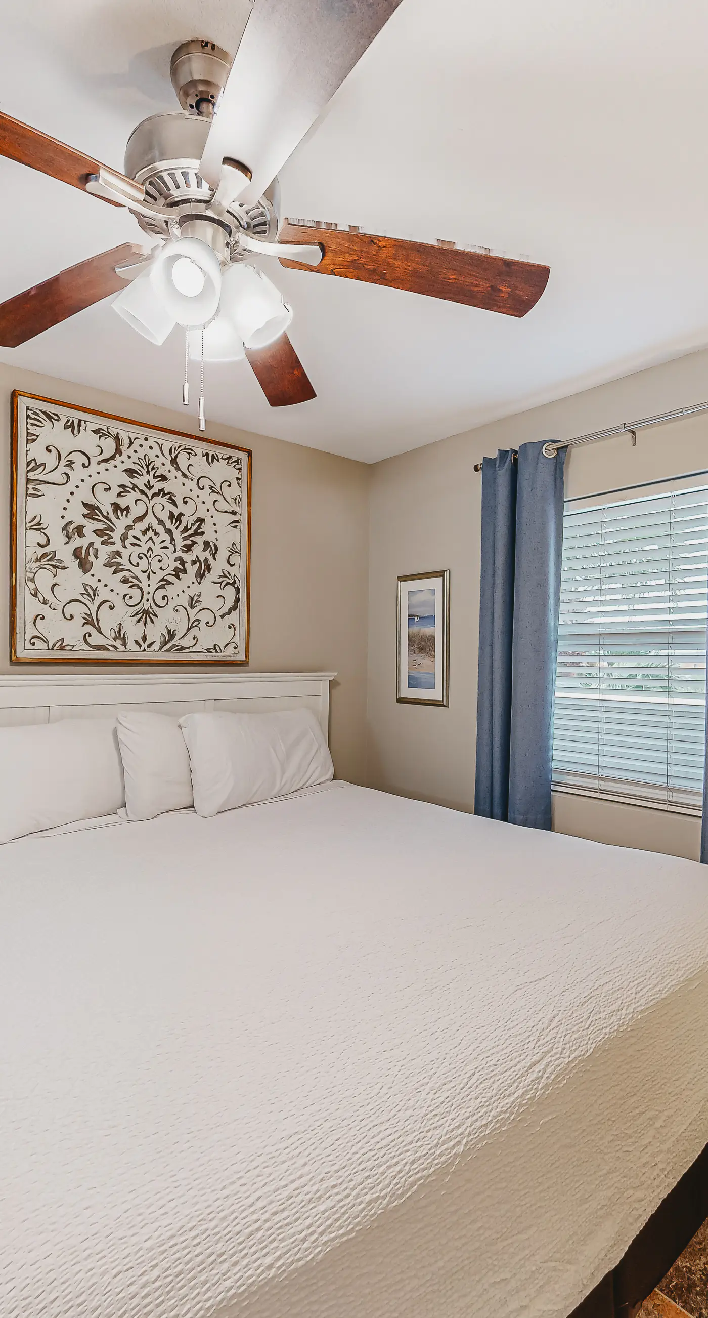 Waterfront Gem - Shared Pool, Beach Access, Free WiFi, Washer/Dryer & Central AC