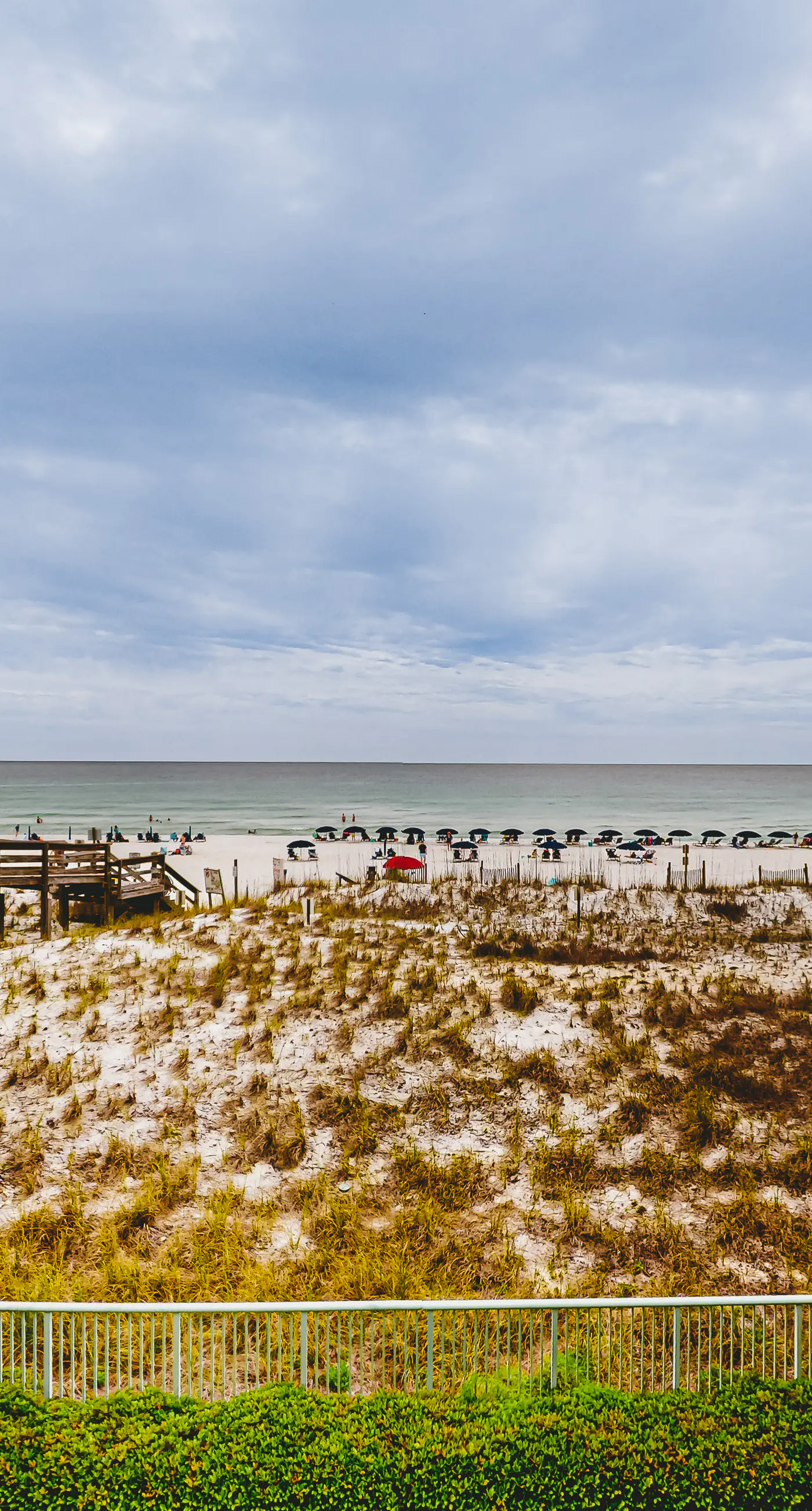 Waterfront Gem - Shared Pool, Beach Access, Free WiFi, Washer/Dryer & Central AC