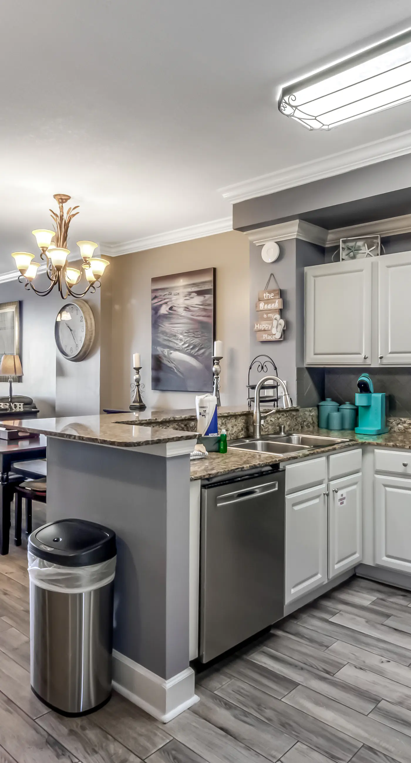 Stunning Gulf-front condo with balcony, pool, hot tub, gym & beach views