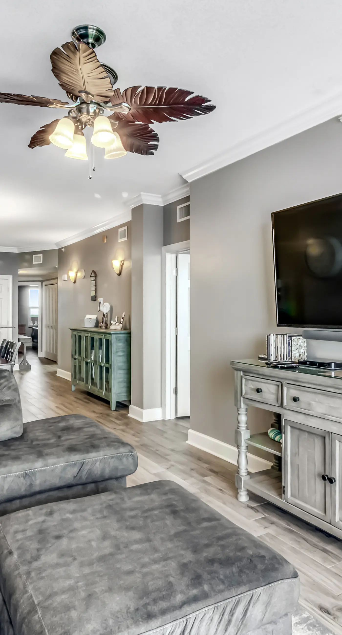 Stunning Gulf-front condo with balcony, pool, hot tub, gym & beach views