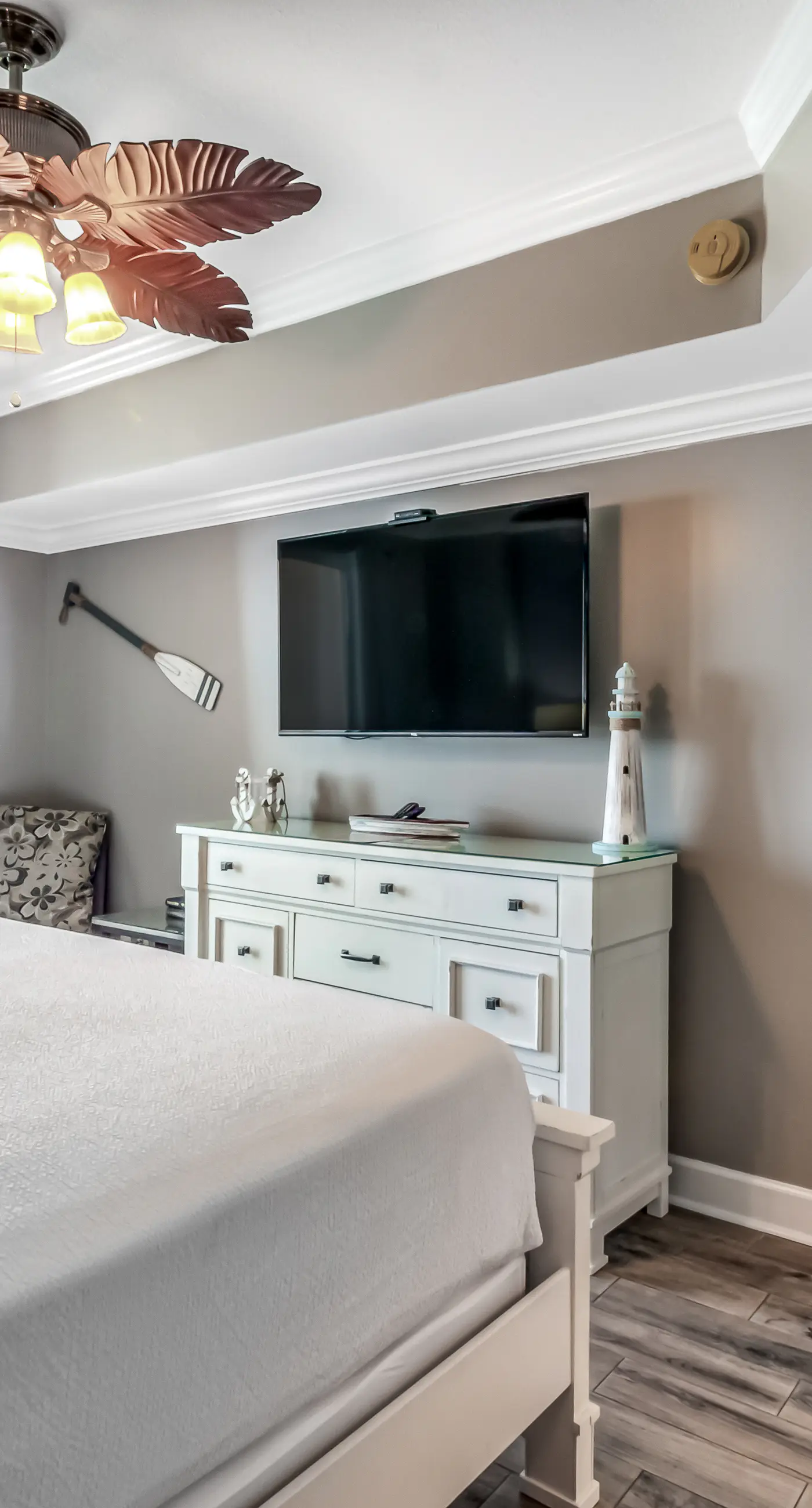 Stunning Gulf-front condo with balcony, pool, hot tub, gym & beach views