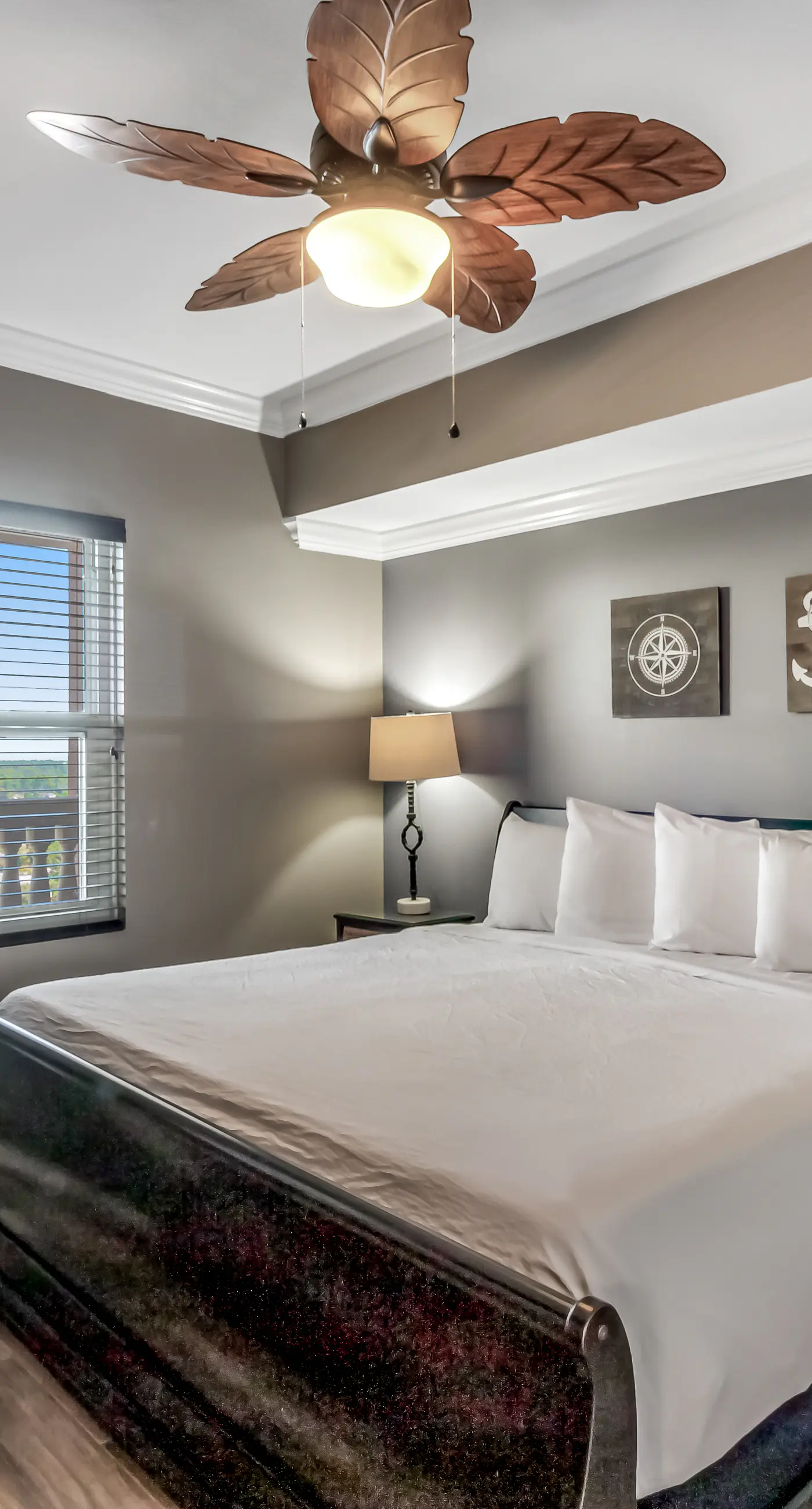 Stunning Gulf-front condo with balcony, pool, hot tub, gym & beach views