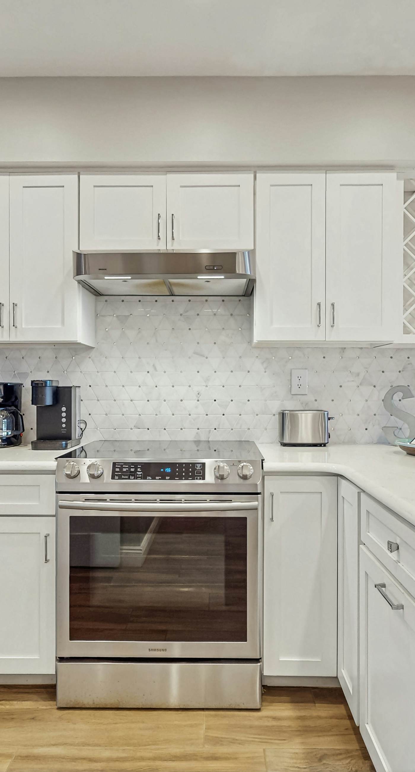 Water-view condo with pool, hot tub & pickleball