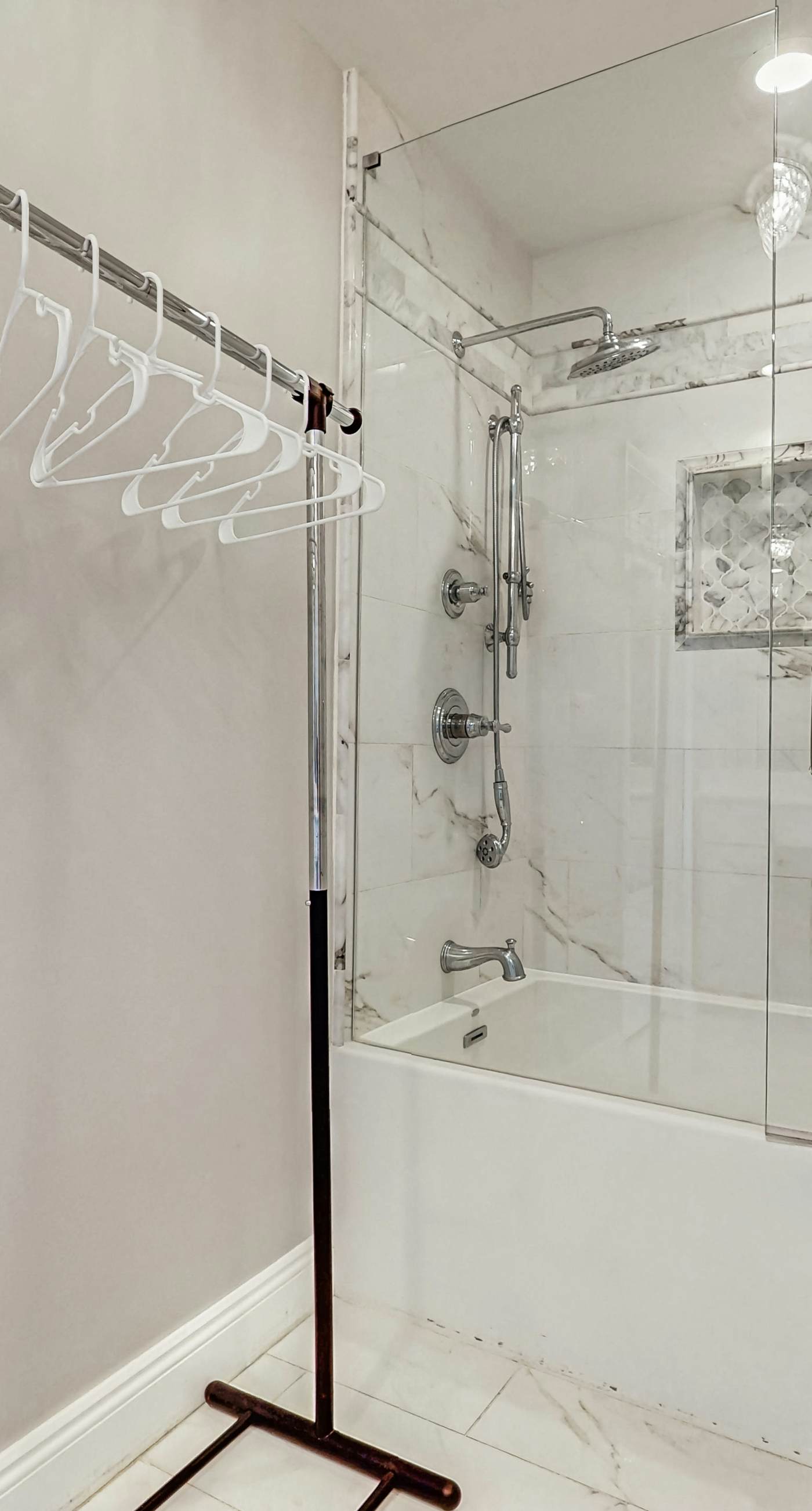 Water-view condo with pool, hot tub & pickleball