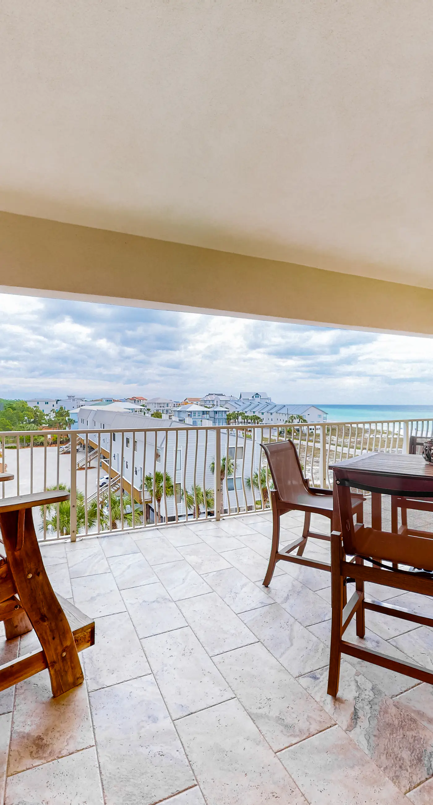 Stunning 4th-floor condo with pool, tennis, pickleball, ocean & beach view