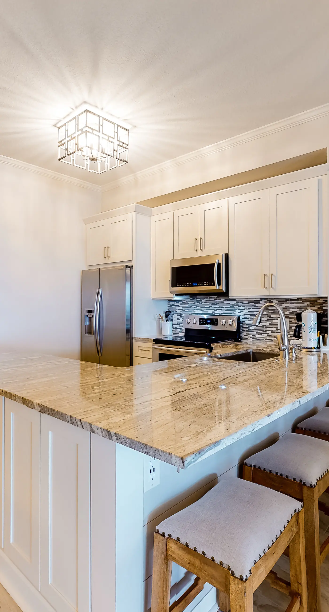 Stunning 4th-floor condo with pool, tennis, pickleball, ocean & beach view