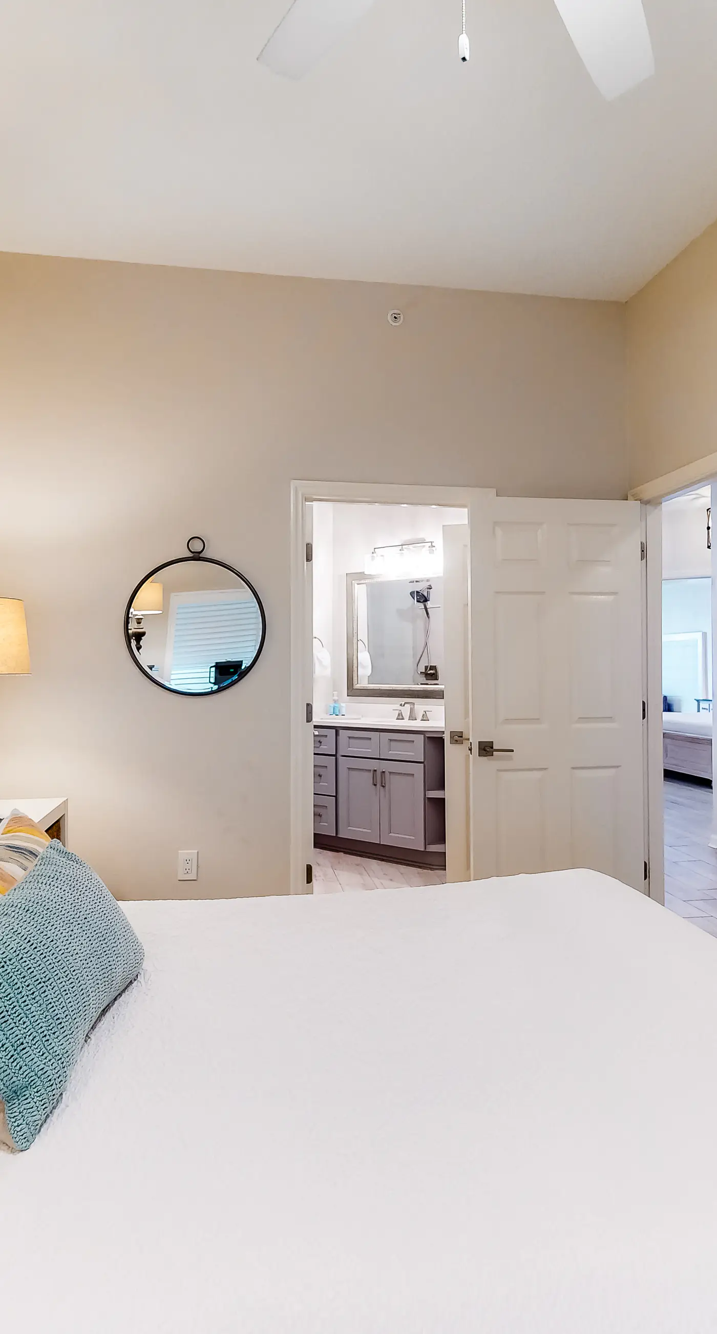Stunning 4th-floor condo with pool, tennis, pickleball, ocean & beach view