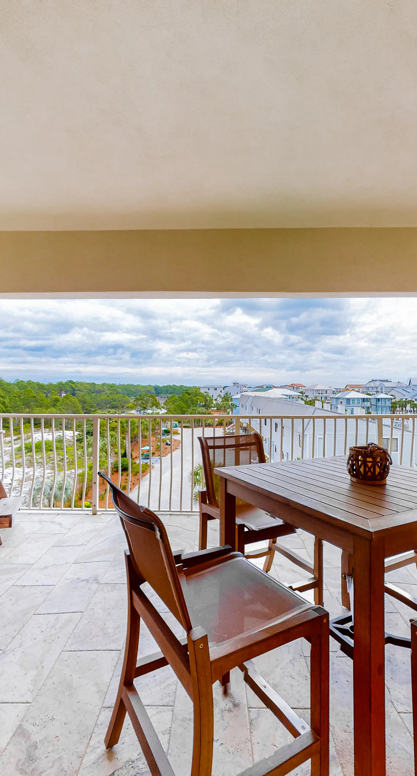 Stunning 4th-floor condo with pool, tennis, pickleball, ocean & beach view