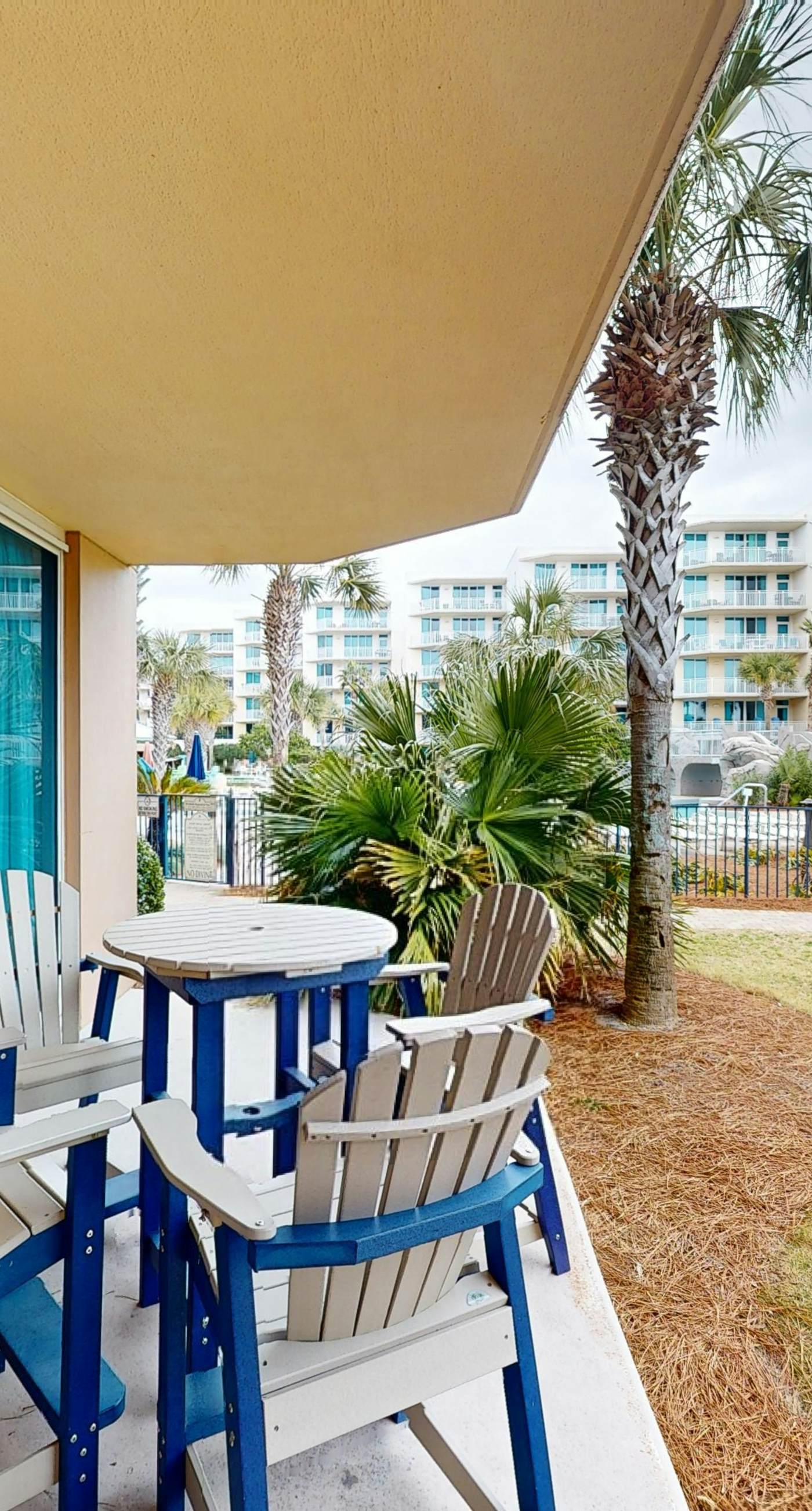 Sunny Waterscape ground-floor condo with pools, hot tubs, & stunning Gulf views