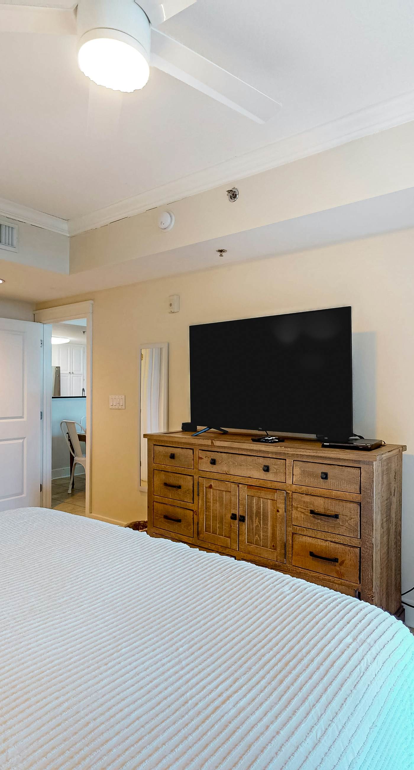 Sunny Waterscape ground-floor condo with pools, hot tubs, & stunning Gulf views