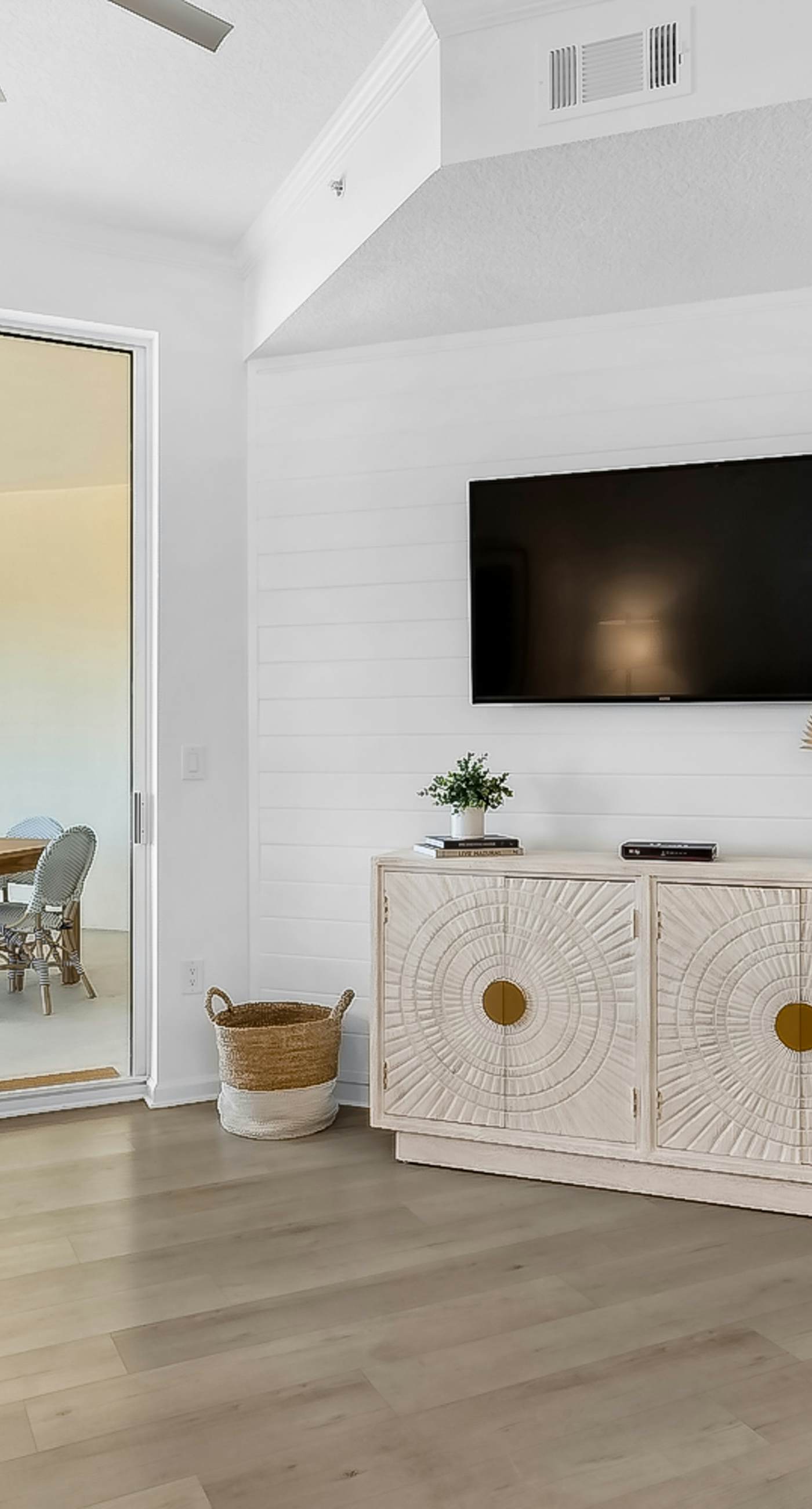 Completely Updated with beach access, pool, hot tub, tennis, pickleball & gym