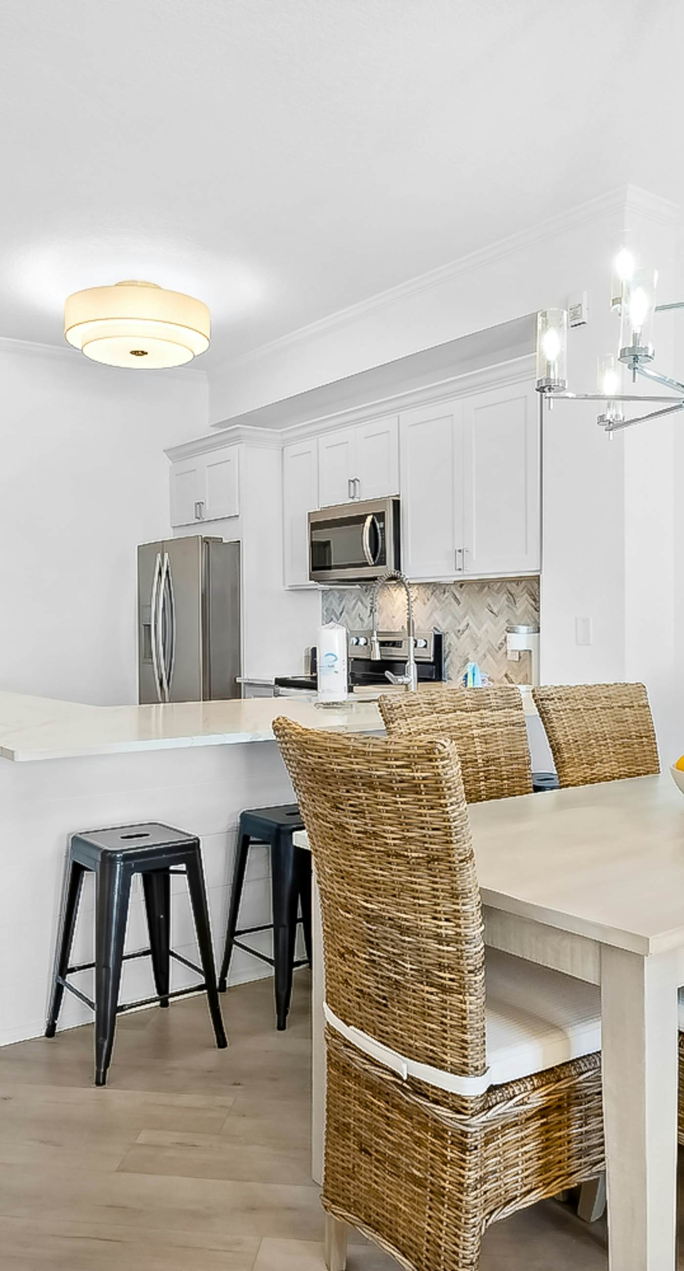 Completely Updated with beach access, pool, hot tub, tennis, pickleball & gym