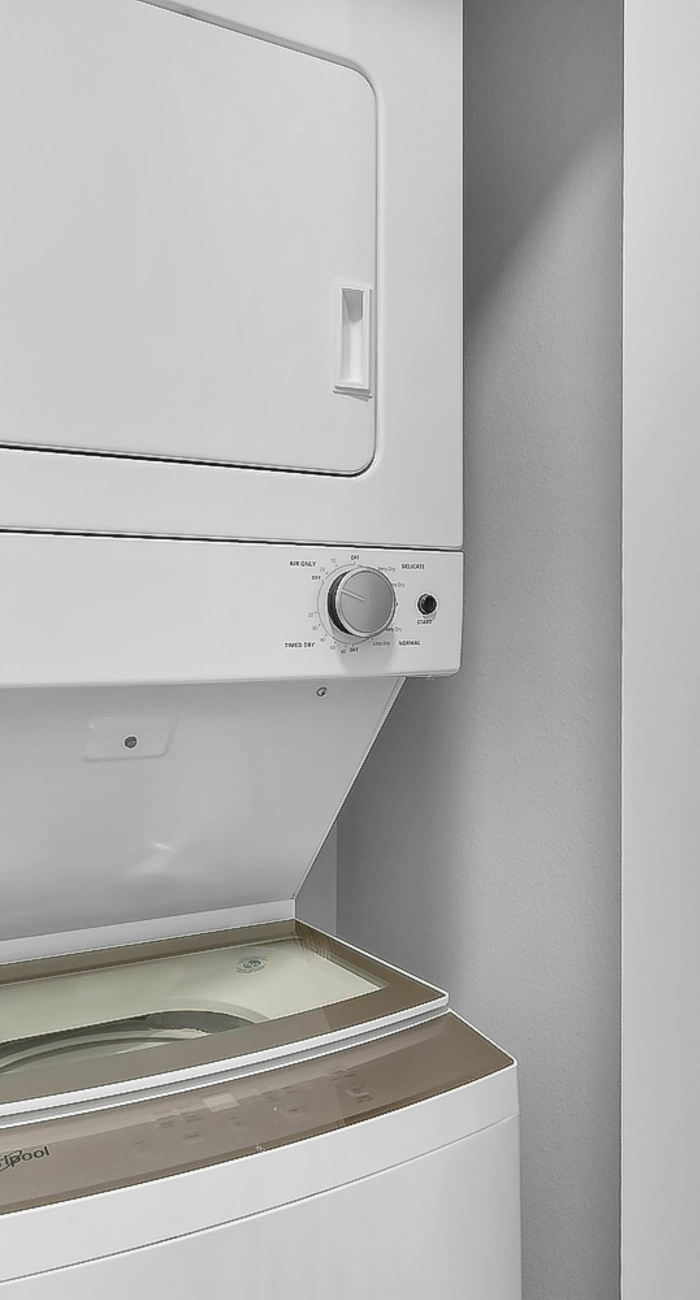 Completely Updated with beach access, pool, hot tub, tennis, pickleball & gym