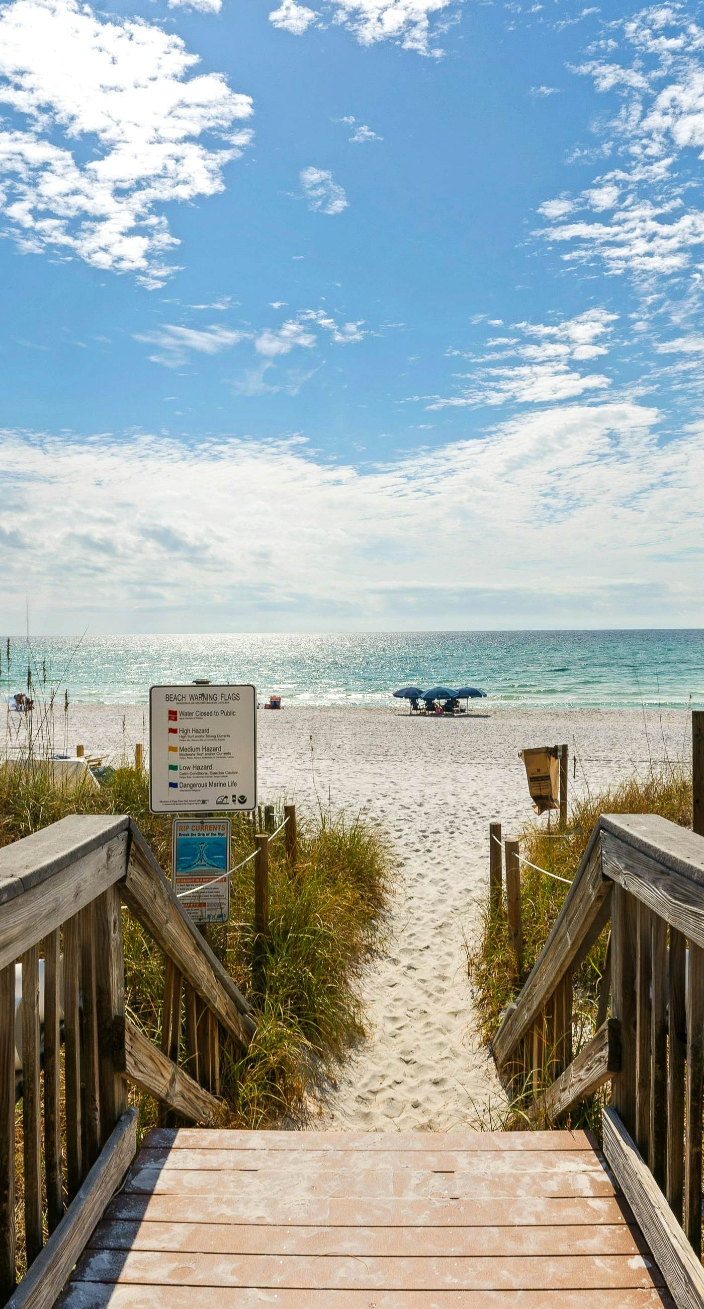 Completely Updated with beach access, pool, hot tub, tennis, pickleball & gym