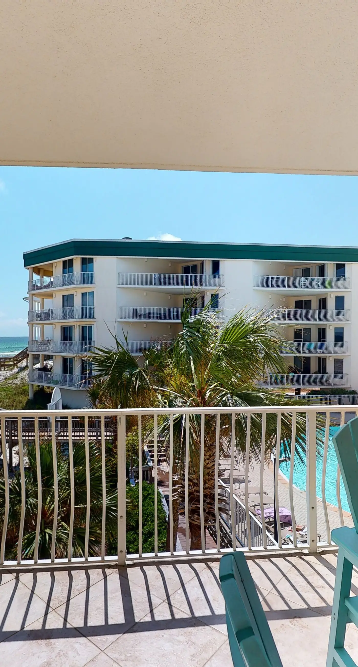 Coastal condo with beach, pool, hot tub, sauna, tennis, bikes, W&D, & central AC