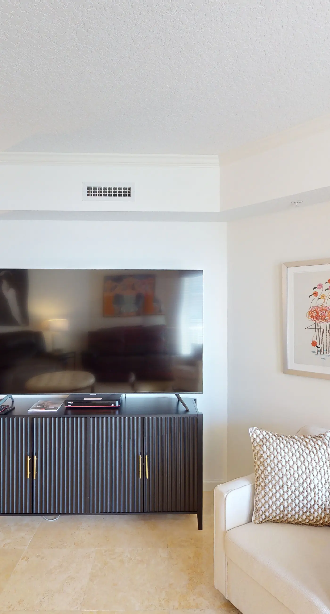 Coastal condo with beach, pool, hot tub, sauna, tennis, bikes, W&D, & central AC