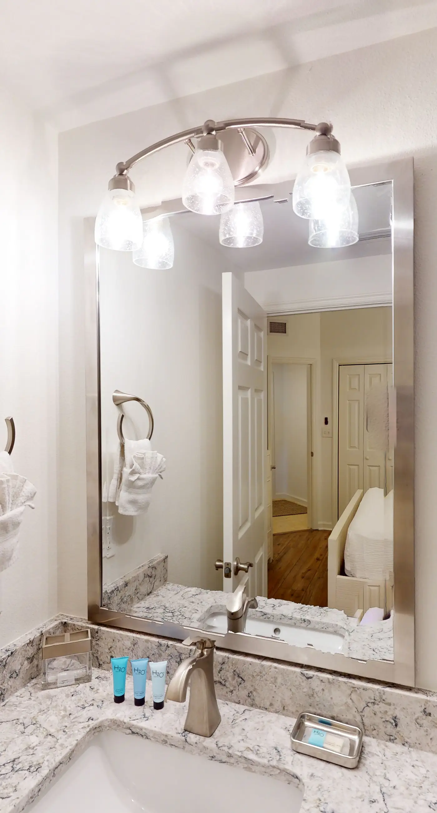 Coastal condo with beach, pool, hot tub, sauna, tennis, bikes, W&D, & central AC