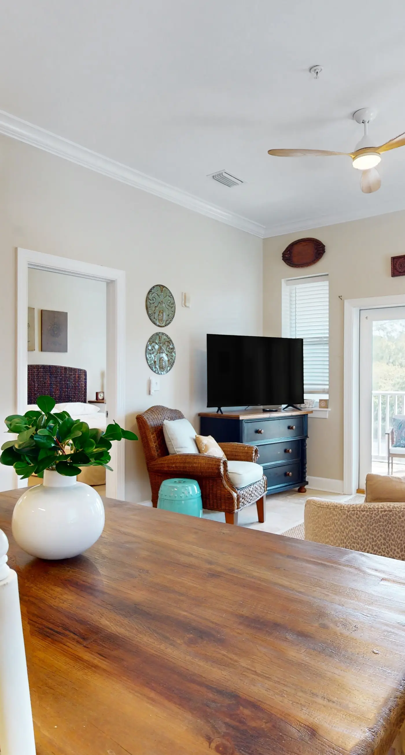 Stylish condo with screened balcony, pool, & tennis - near beach